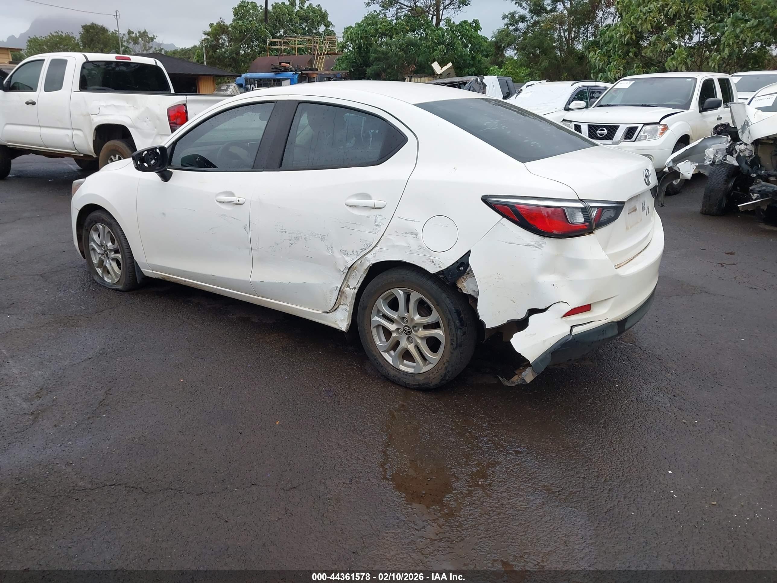 TOYOTA YARIS image 3