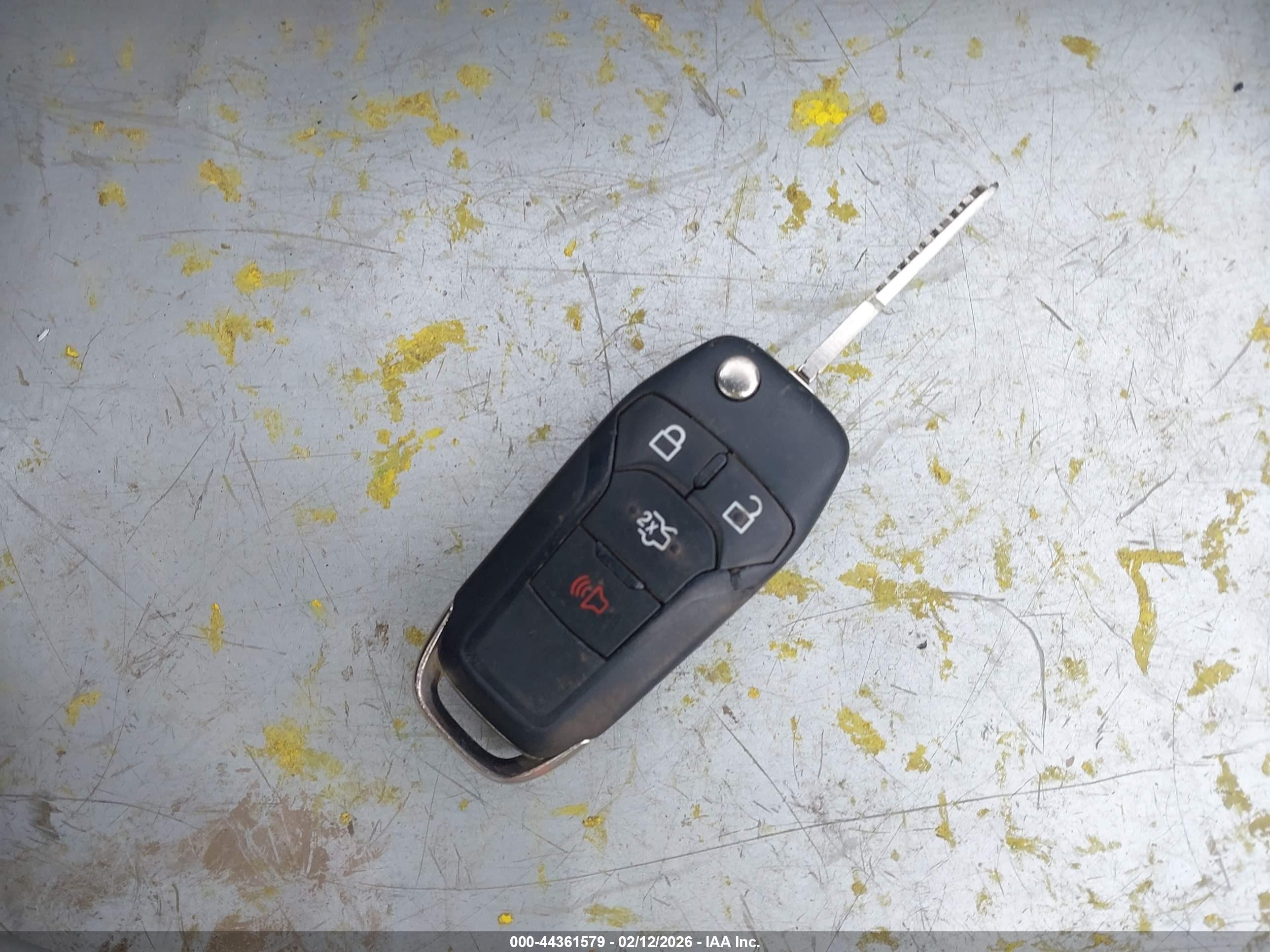 FORD FUSION image 11