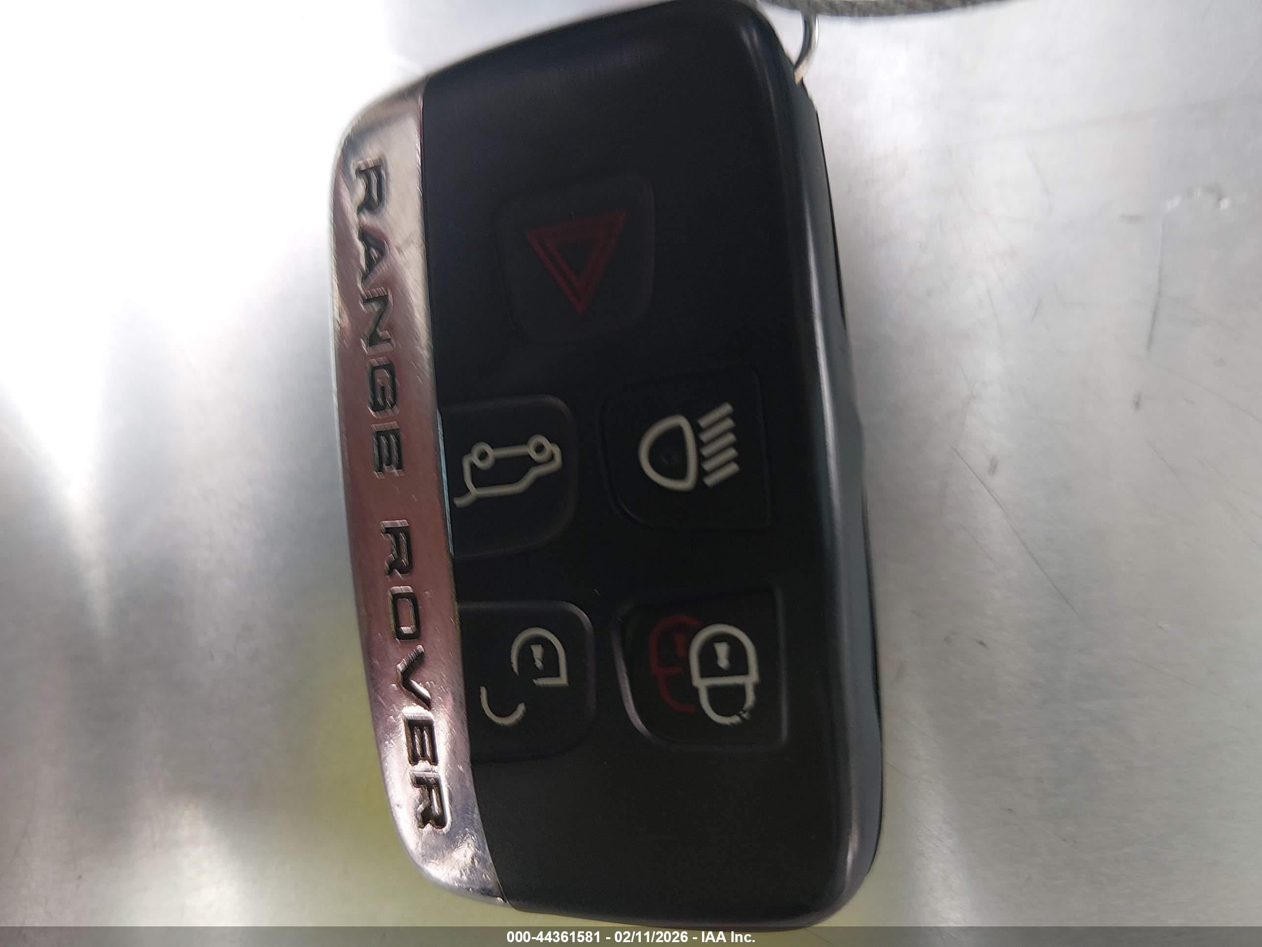 LAND ROVER image 11