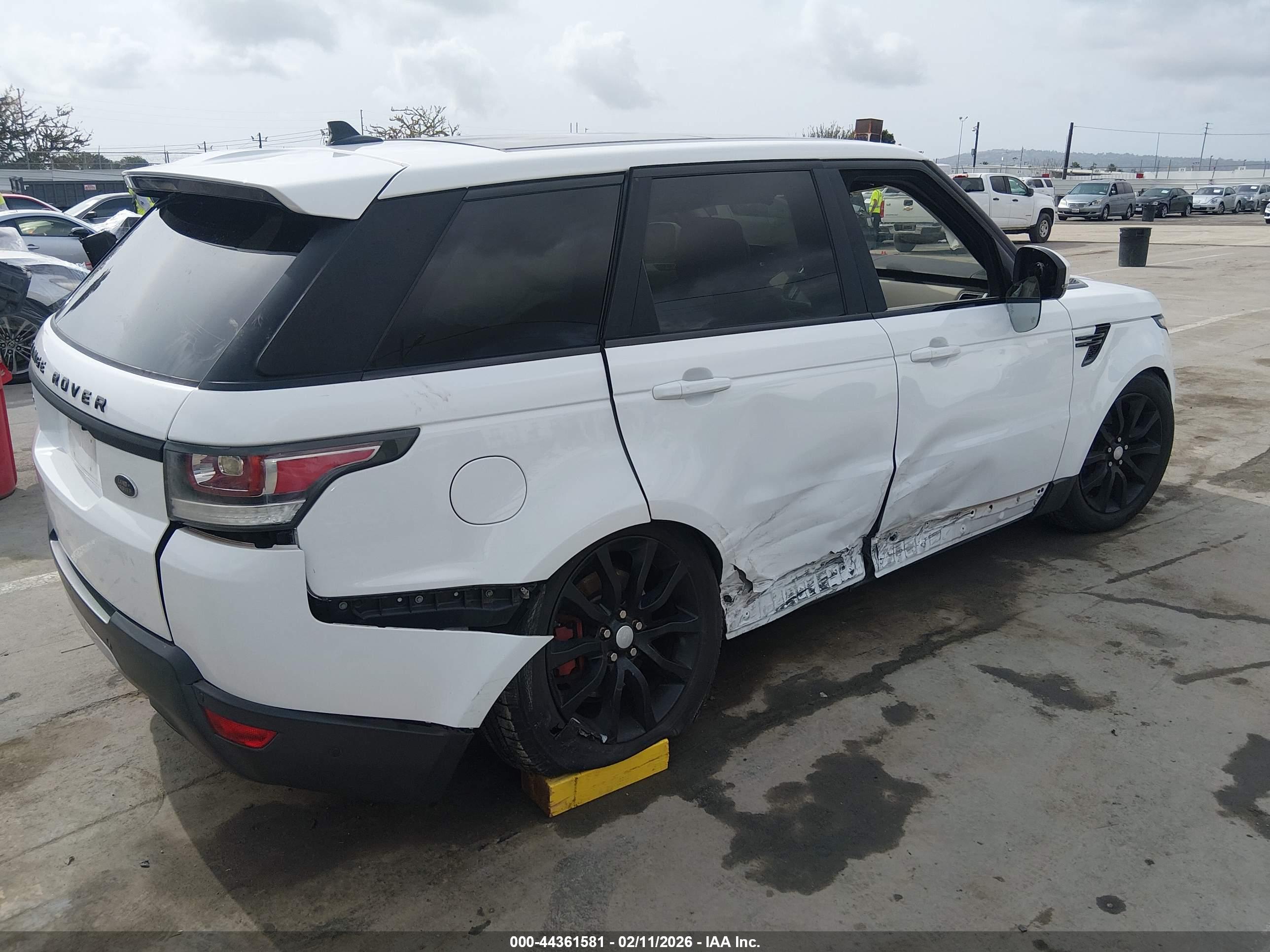 LAND ROVER image 4