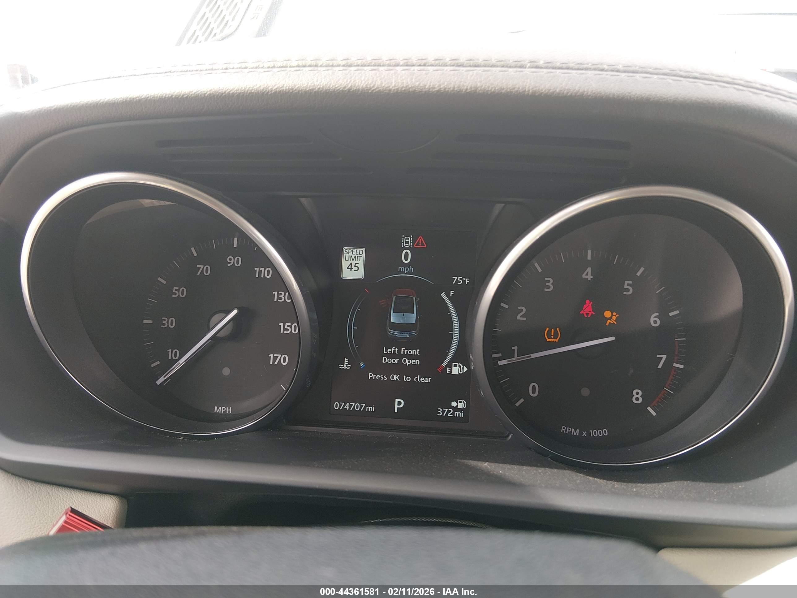 LAND ROVER image 7
