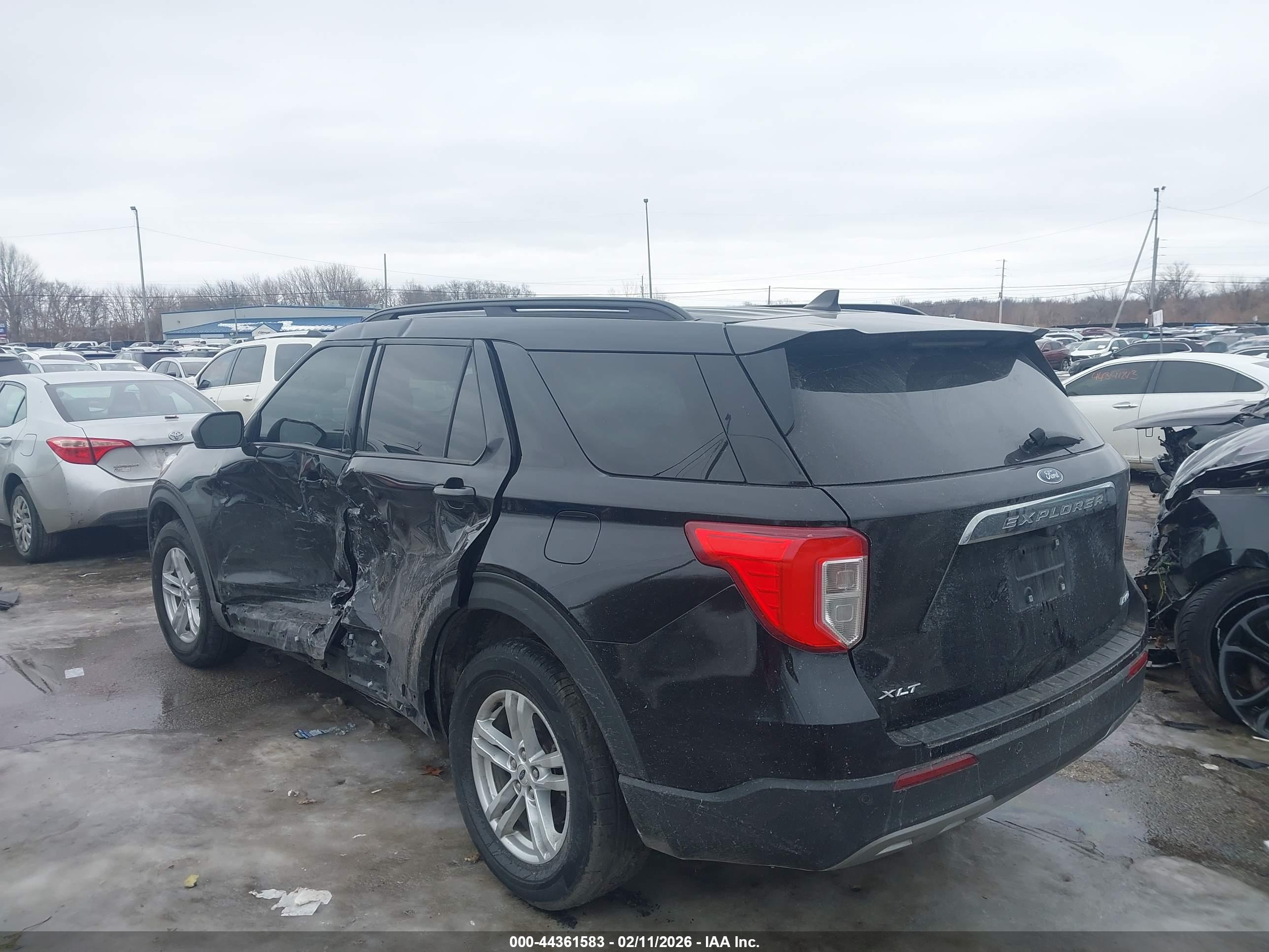 FORD EXPLORER image 3