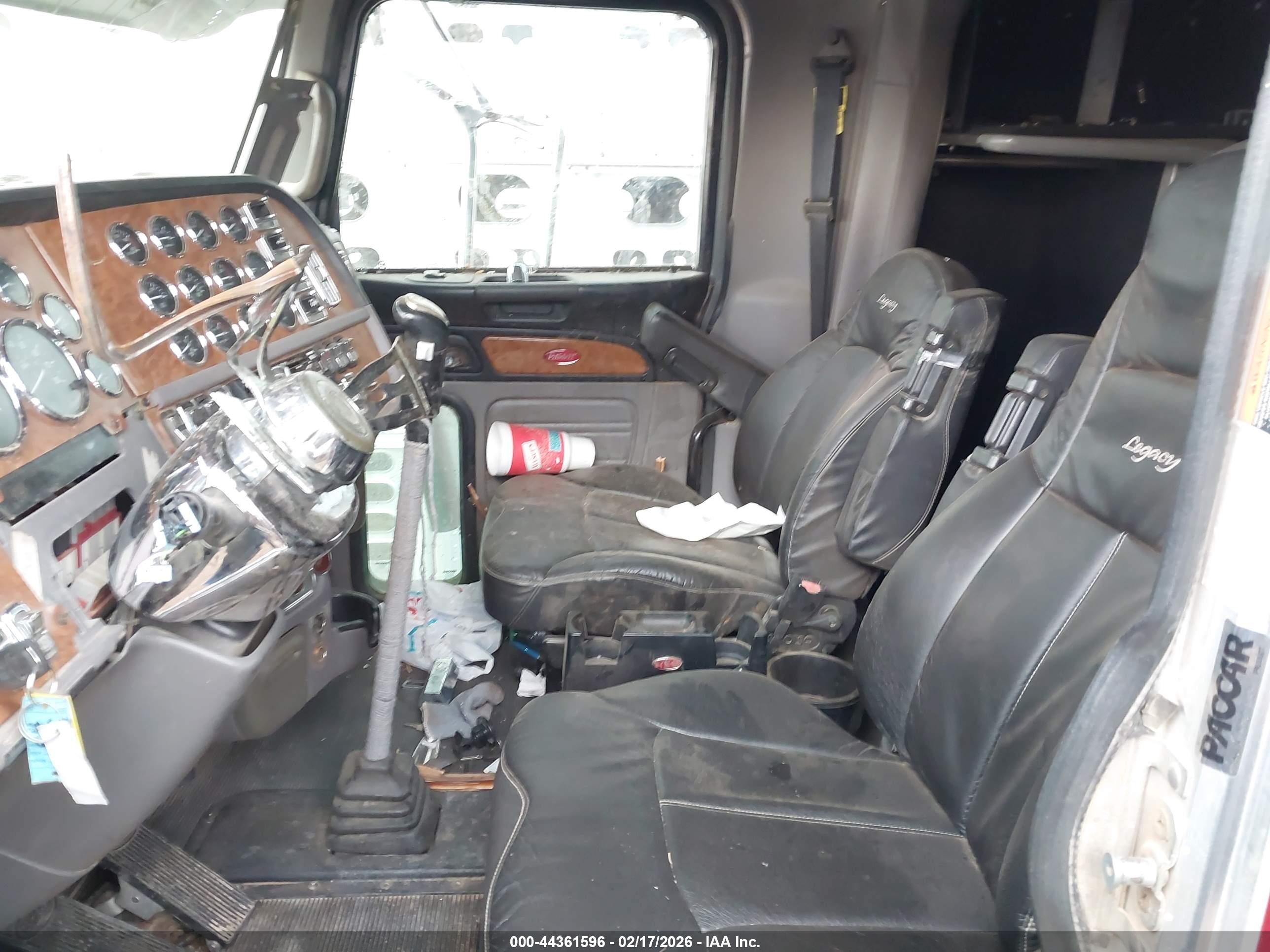 PETERBILT 379 image 7