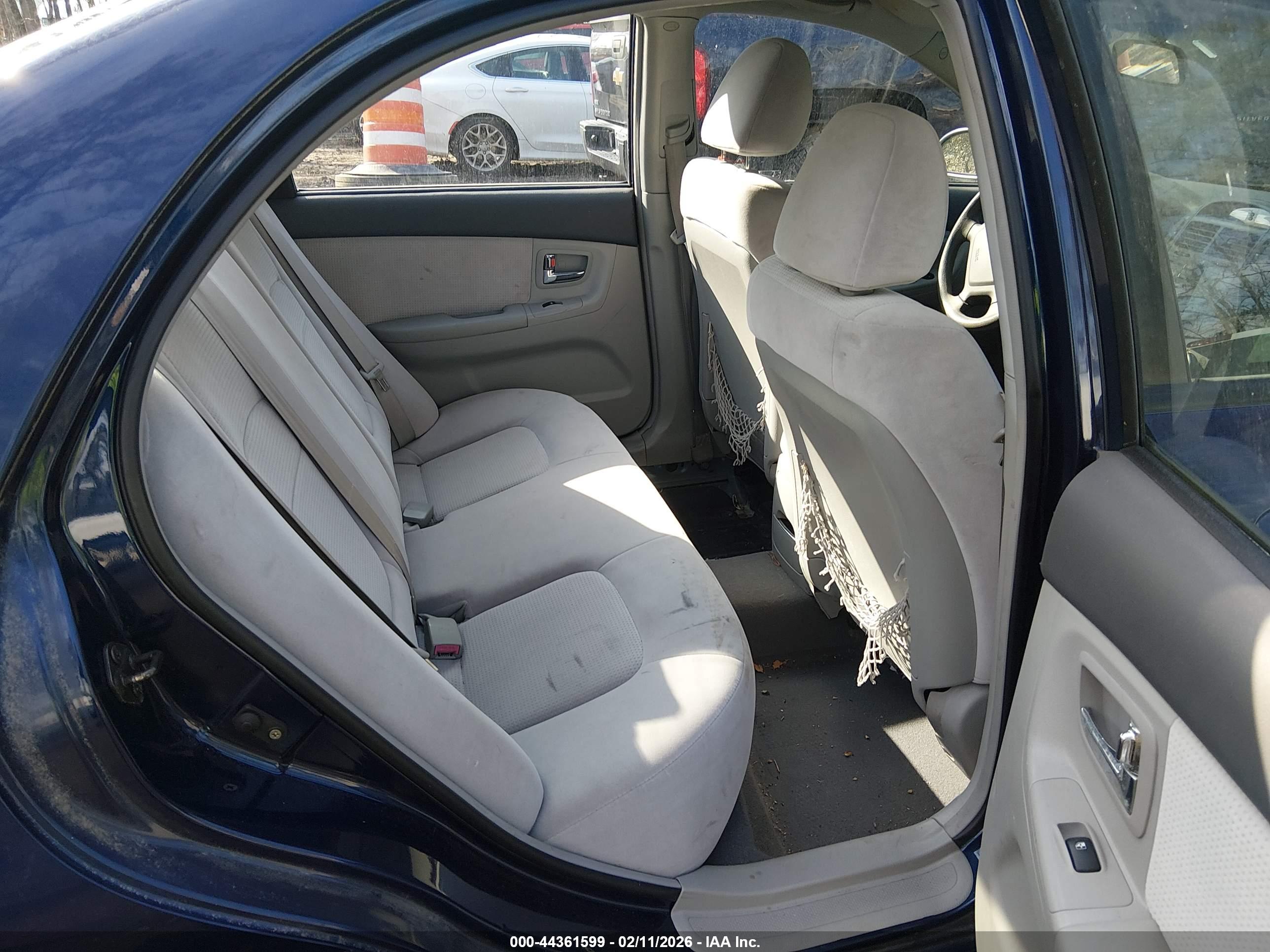 KIA SPECTRA image 8