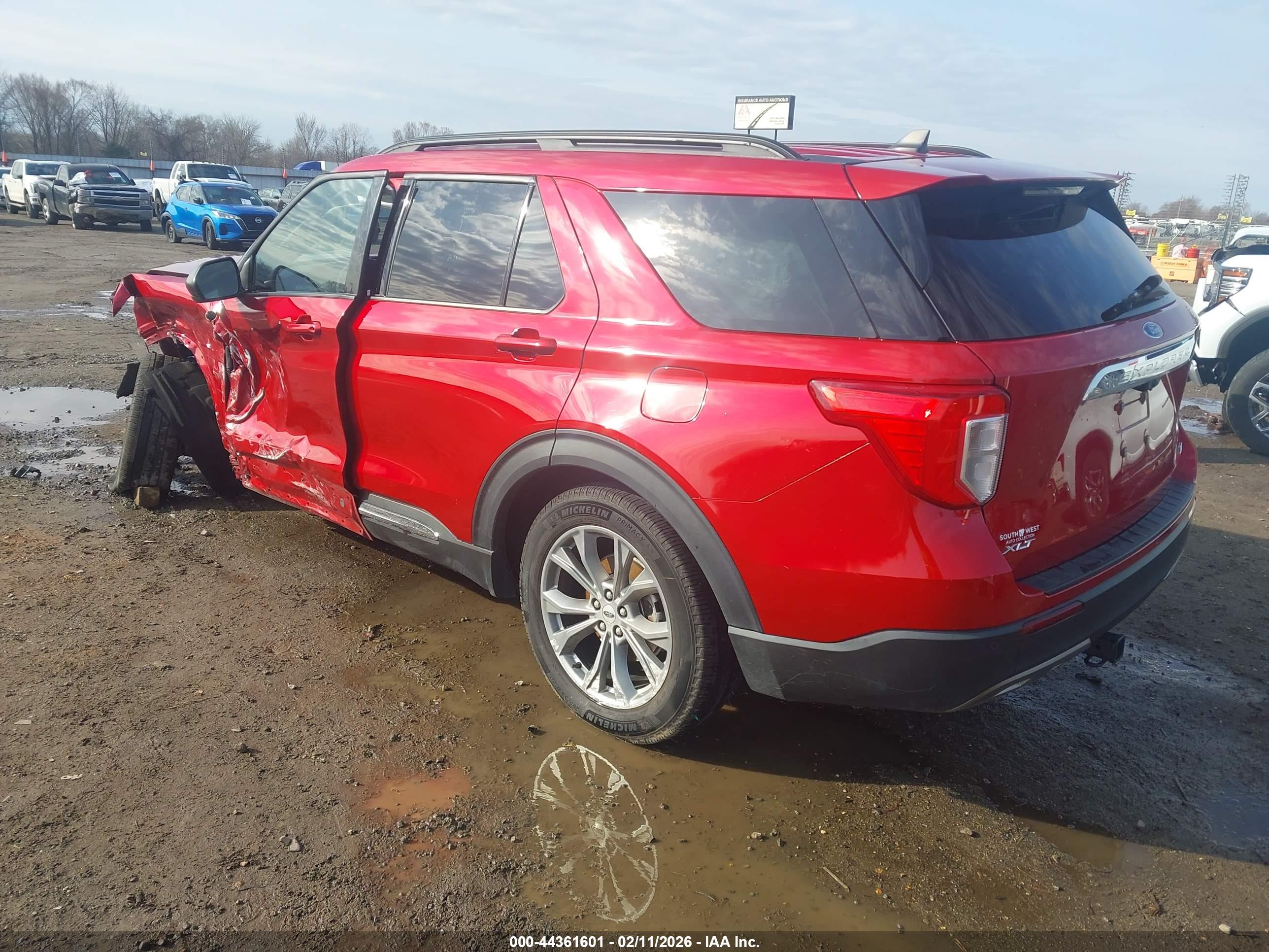 FORD EXPLORER image 3