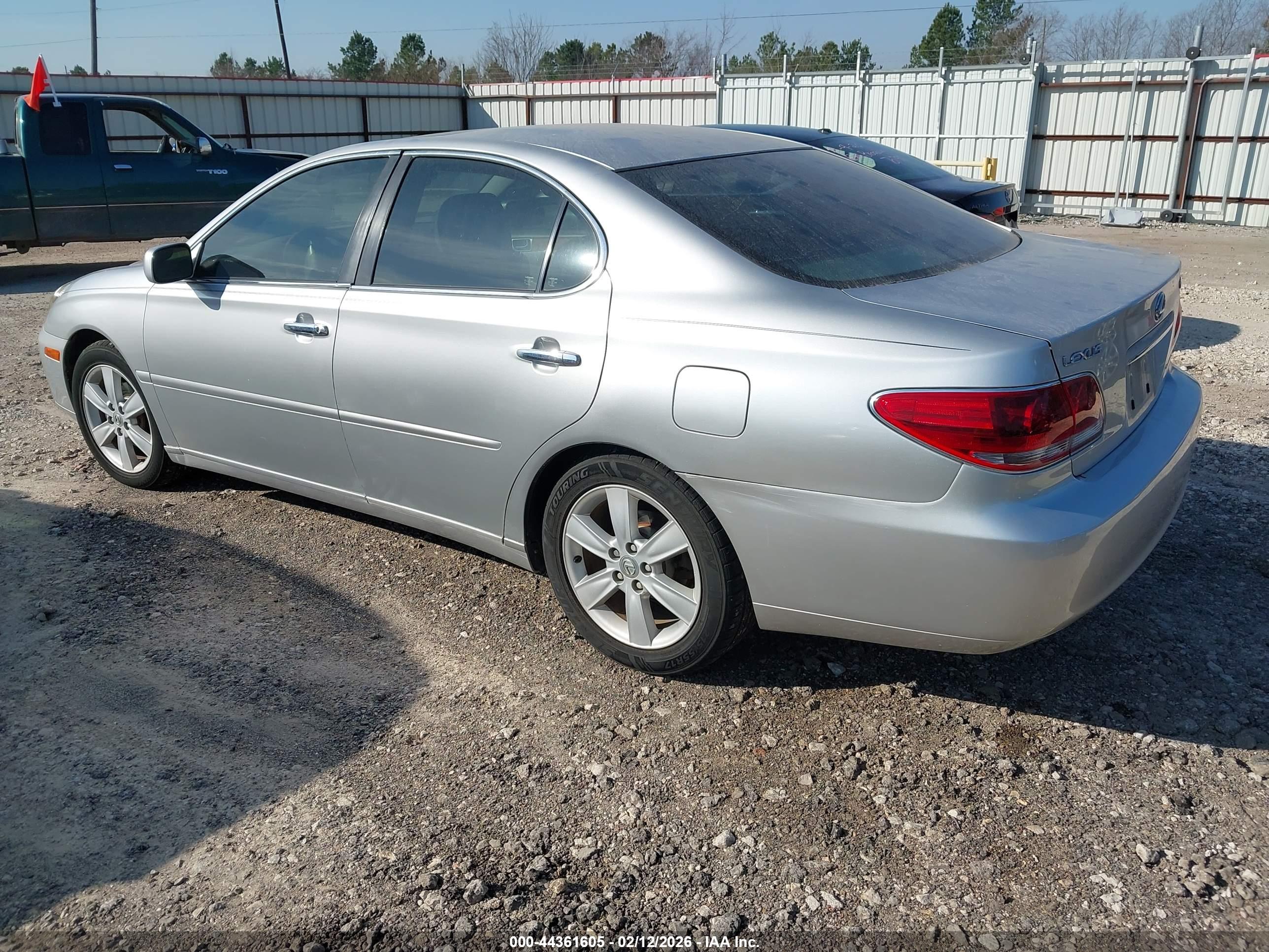 LEXUS ES image 3