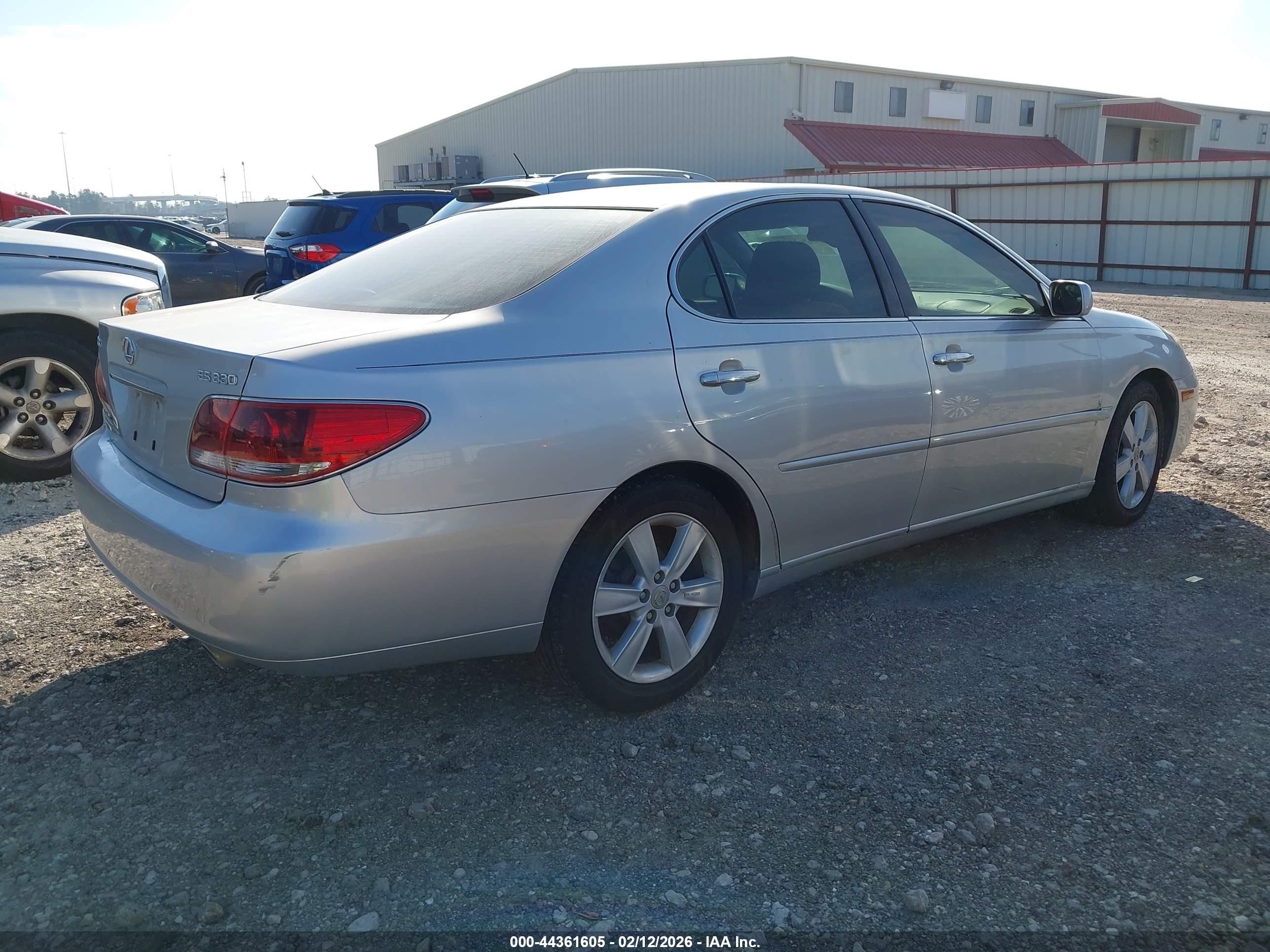 LEXUS ES image 4