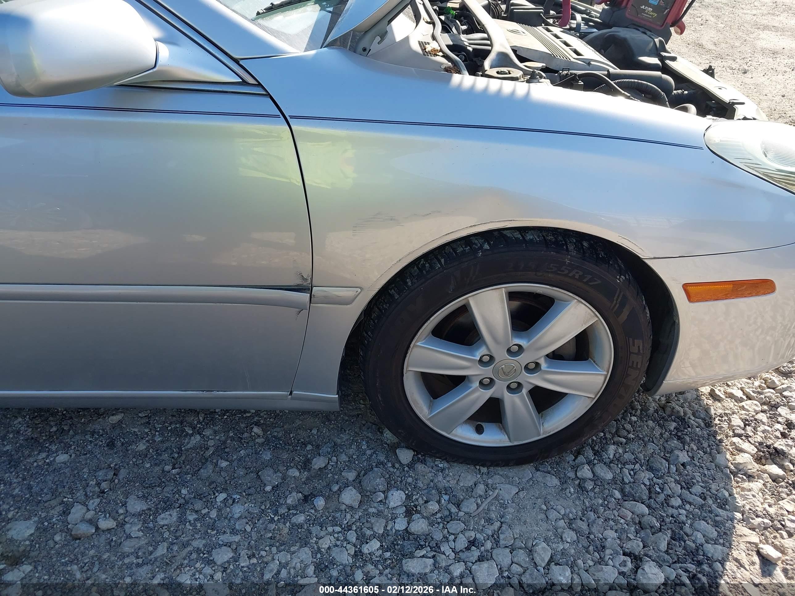LEXUS ES image 6