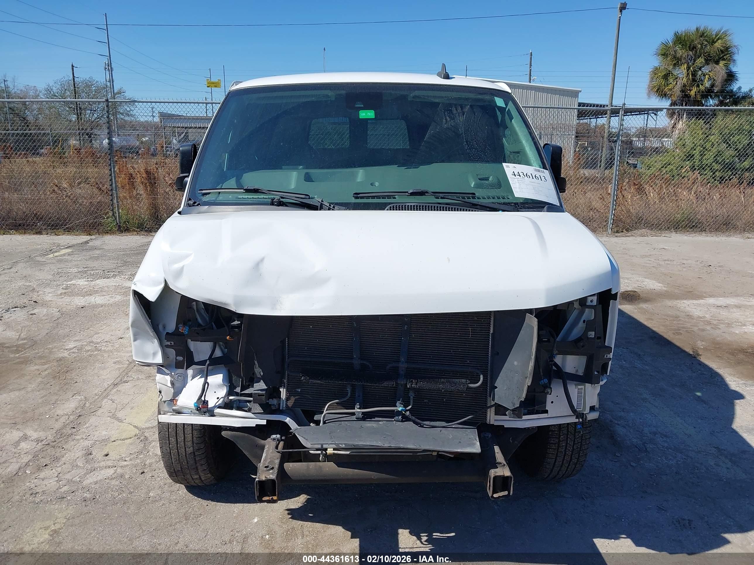 CHEVROLET EXPRESS image 6