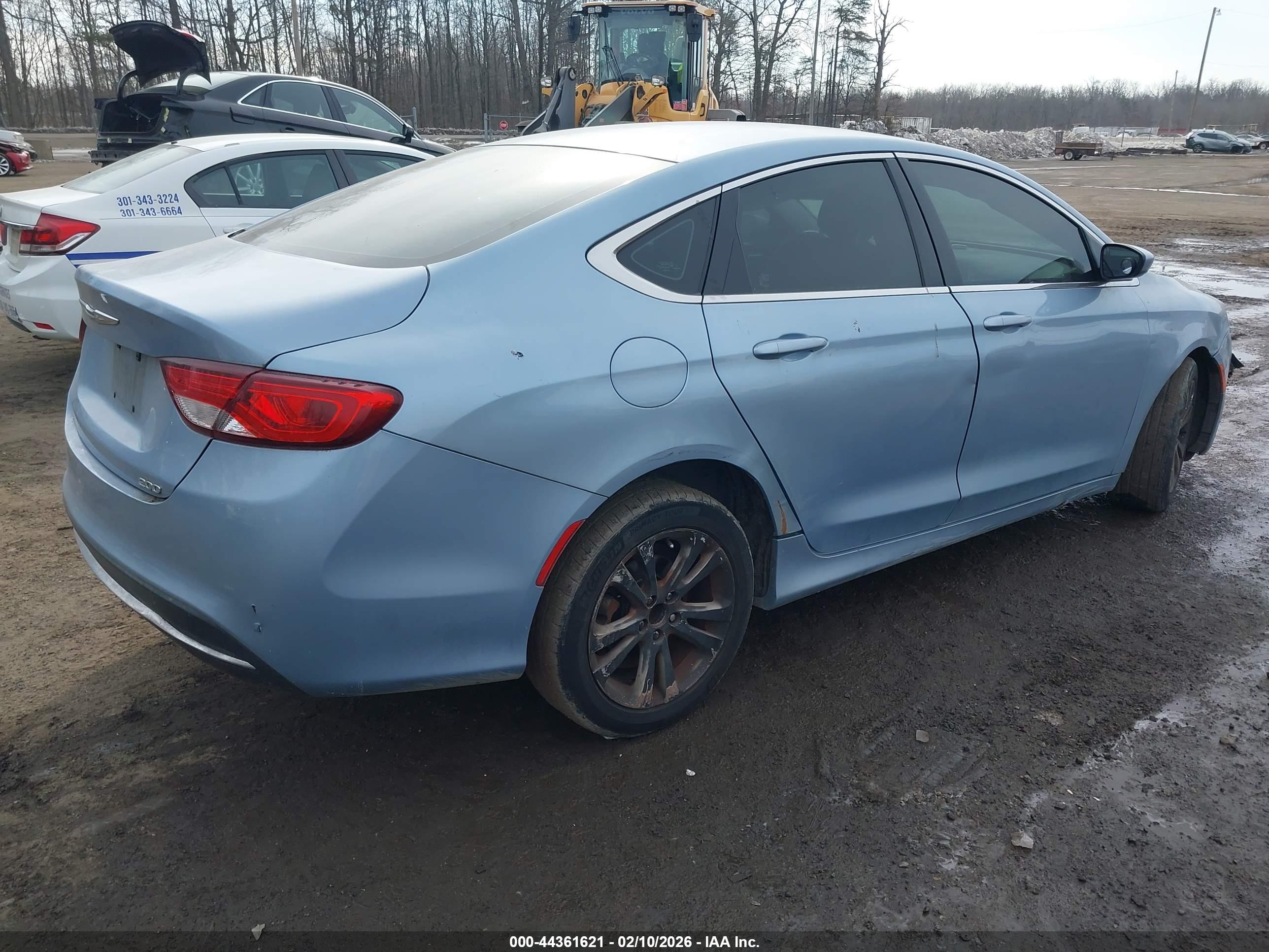CHRYSLER 200 image 4