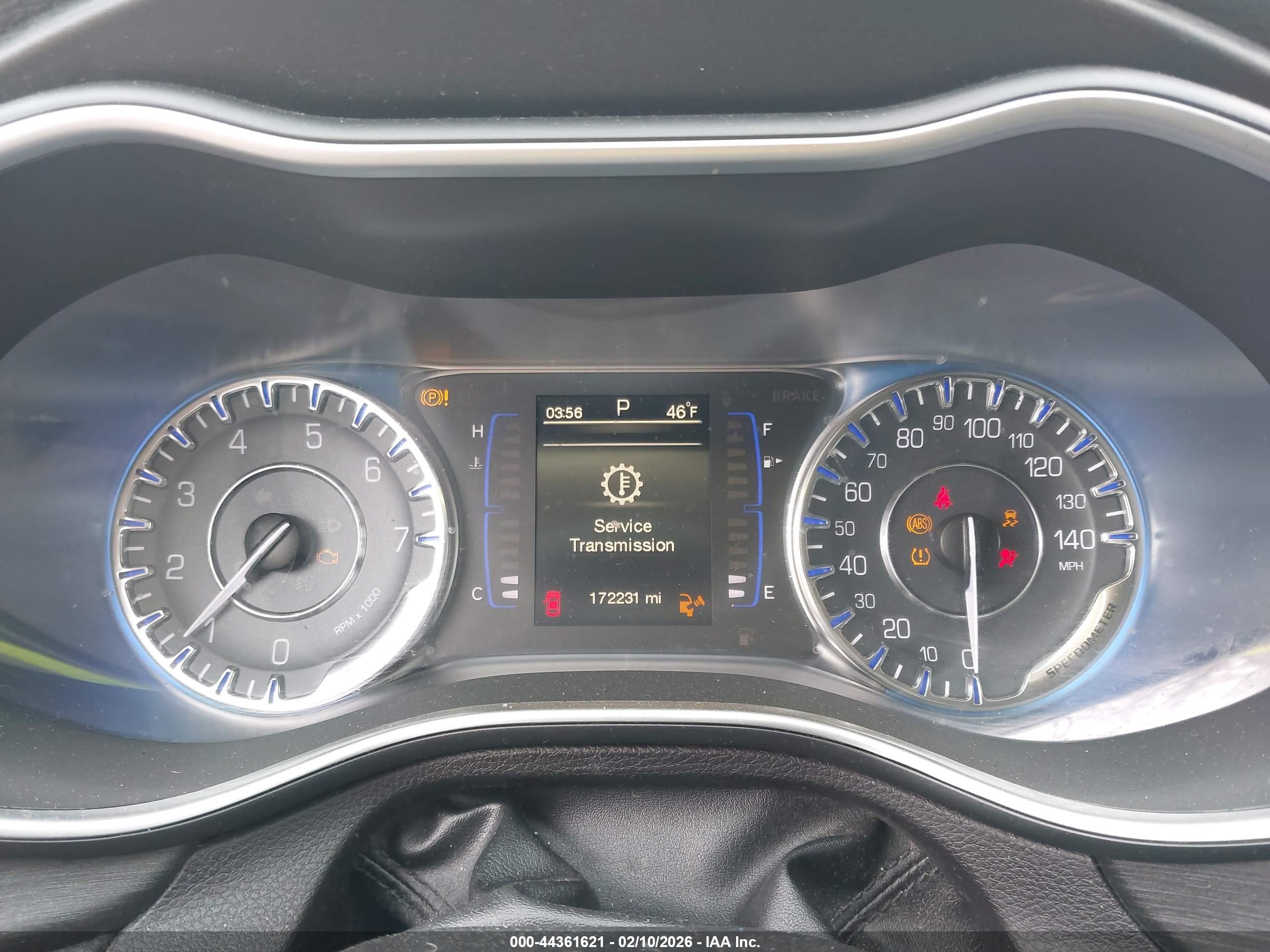 CHRYSLER 200 image 7