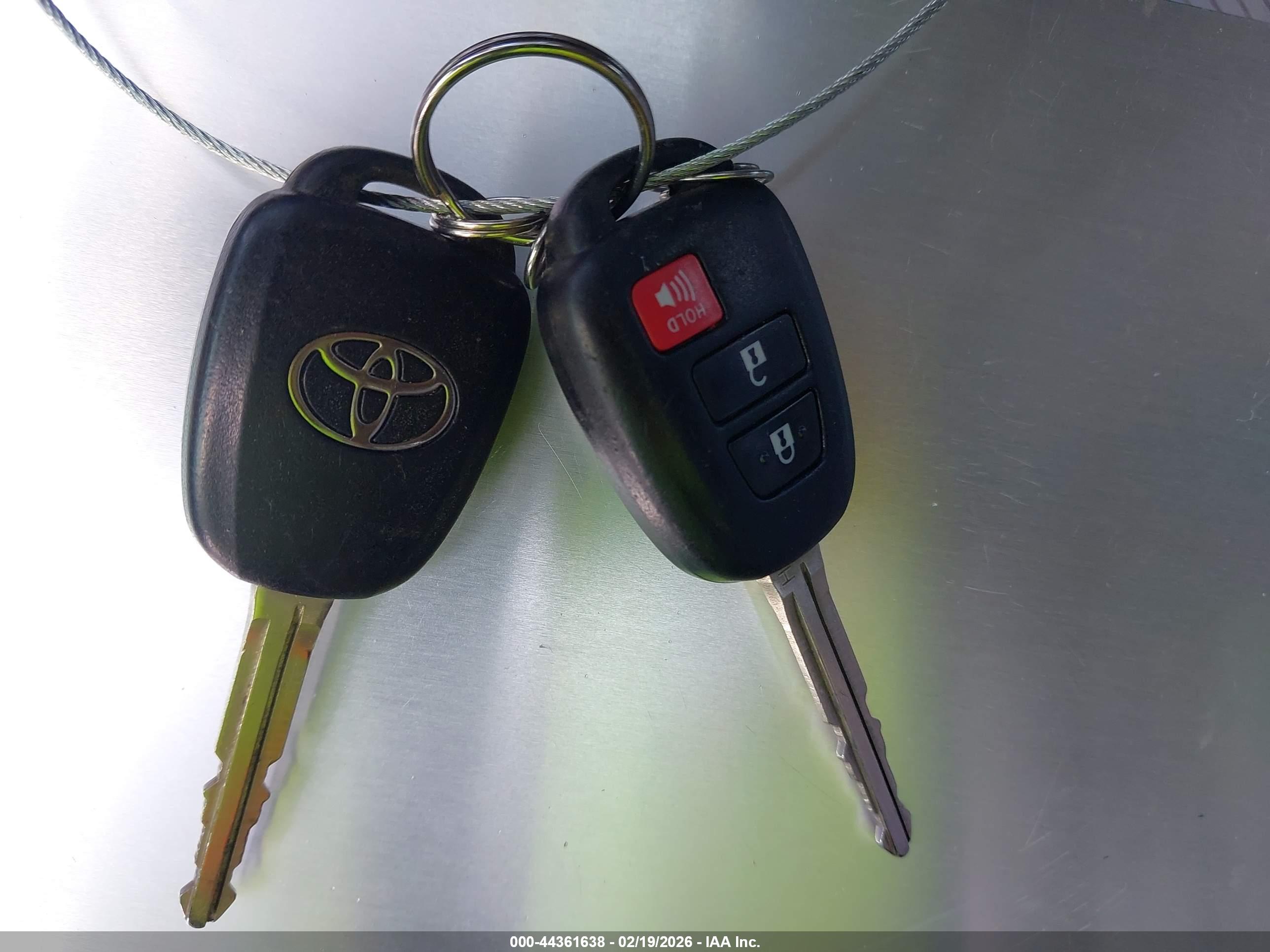 TOYOTA RAV4 image 11