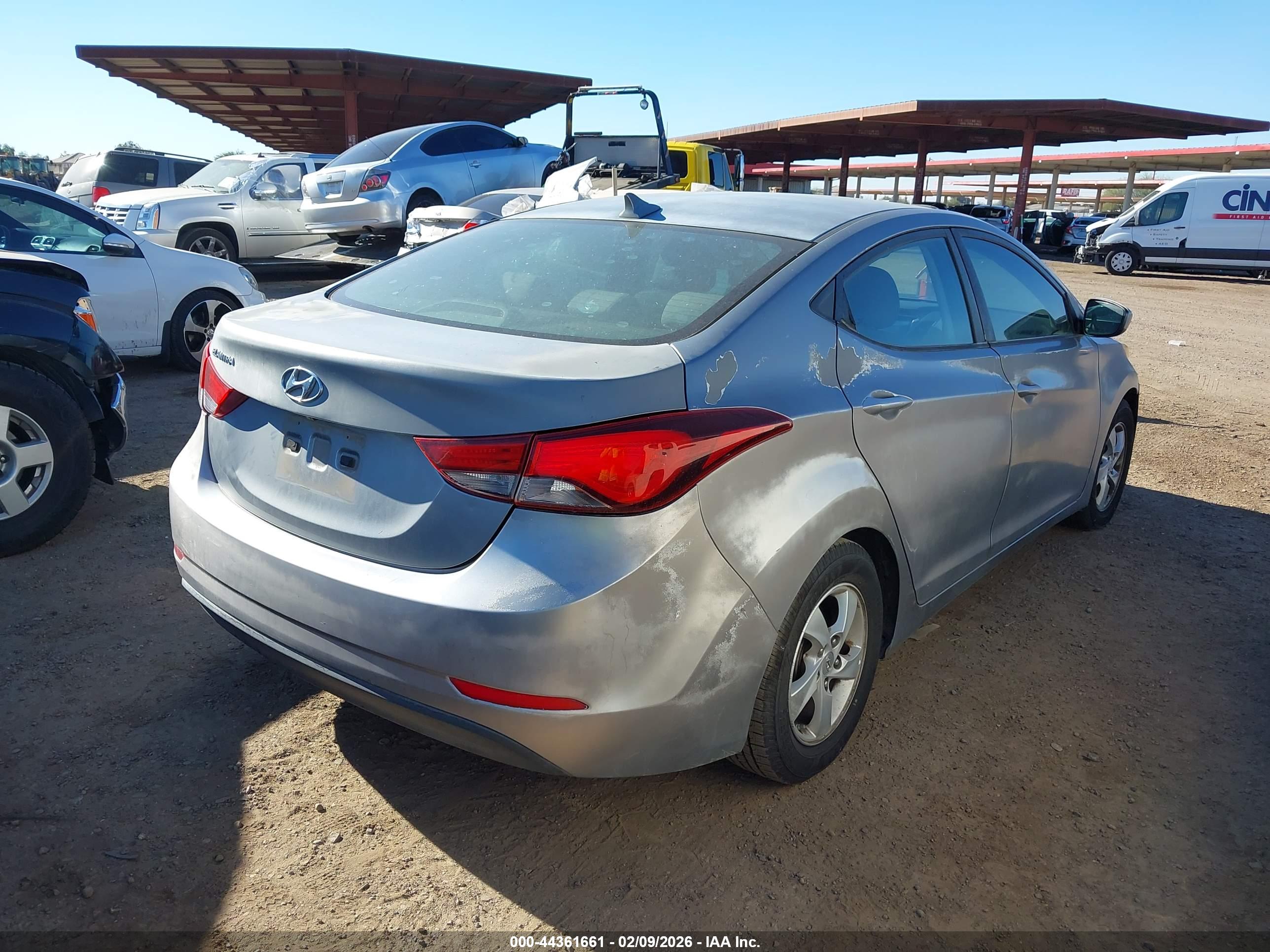 HYUNDAI ELANTRA image 4