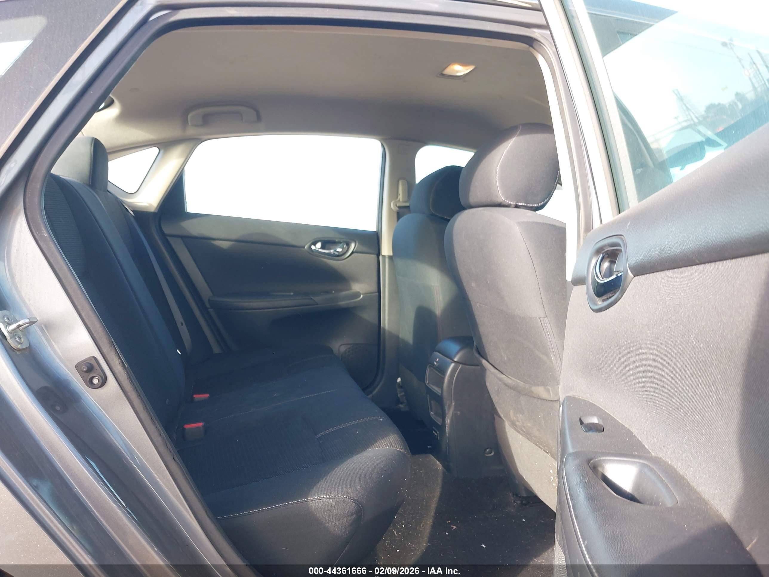 NISSAN SENTRA image 8