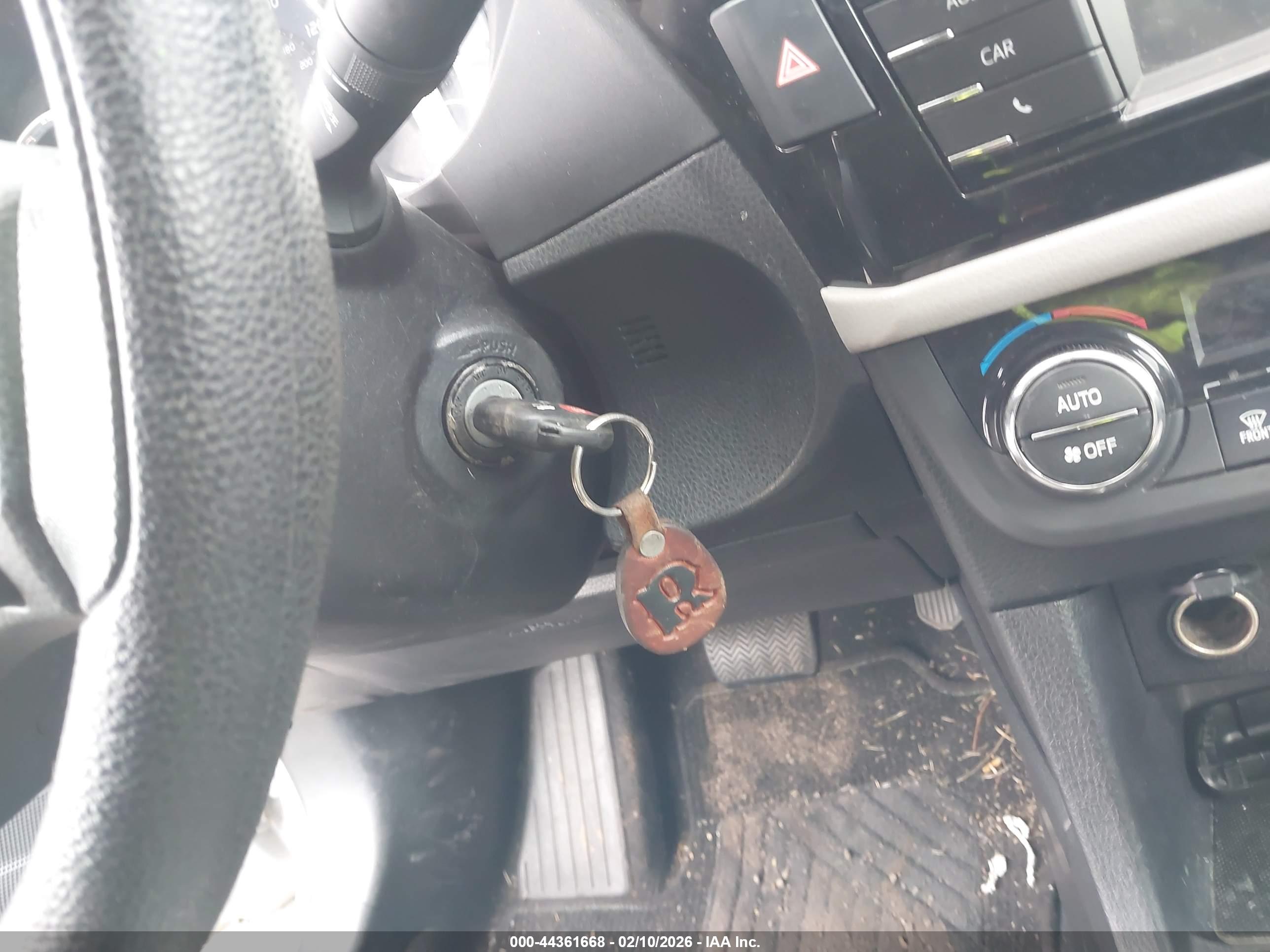 TOYOTA COROLLA image 11