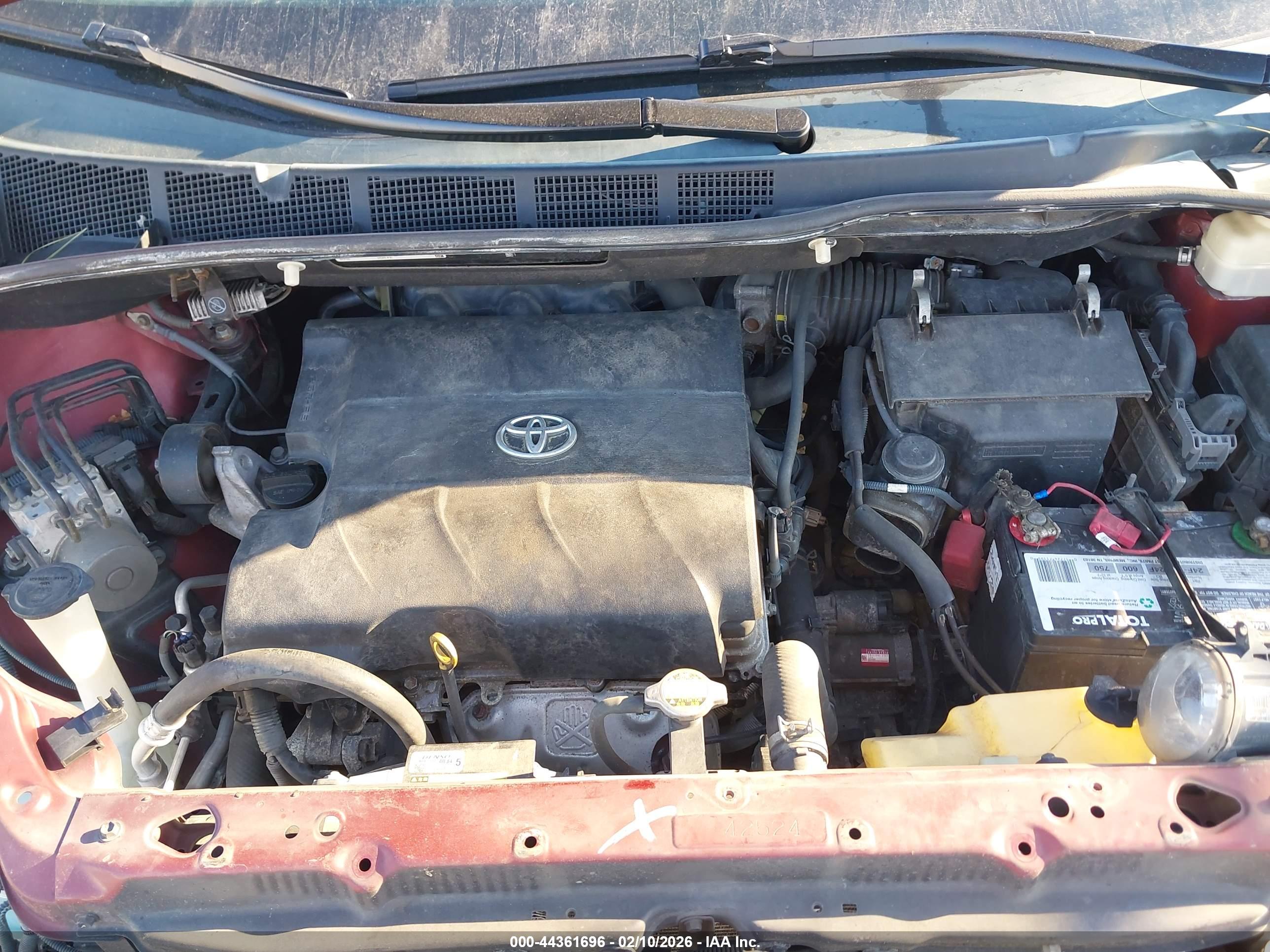 TOYOTA SIENNA image 10
