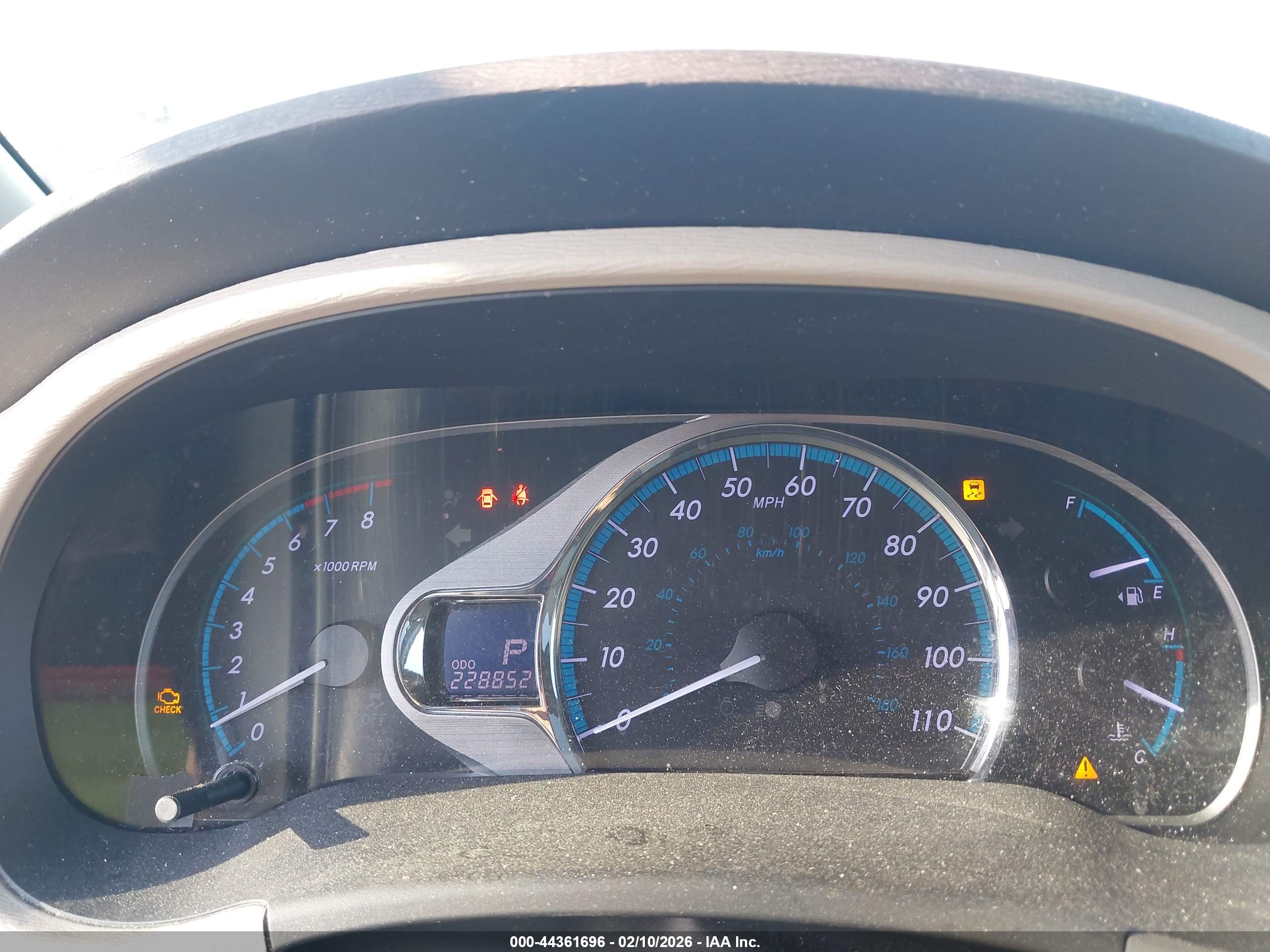 TOYOTA SIENNA image 7