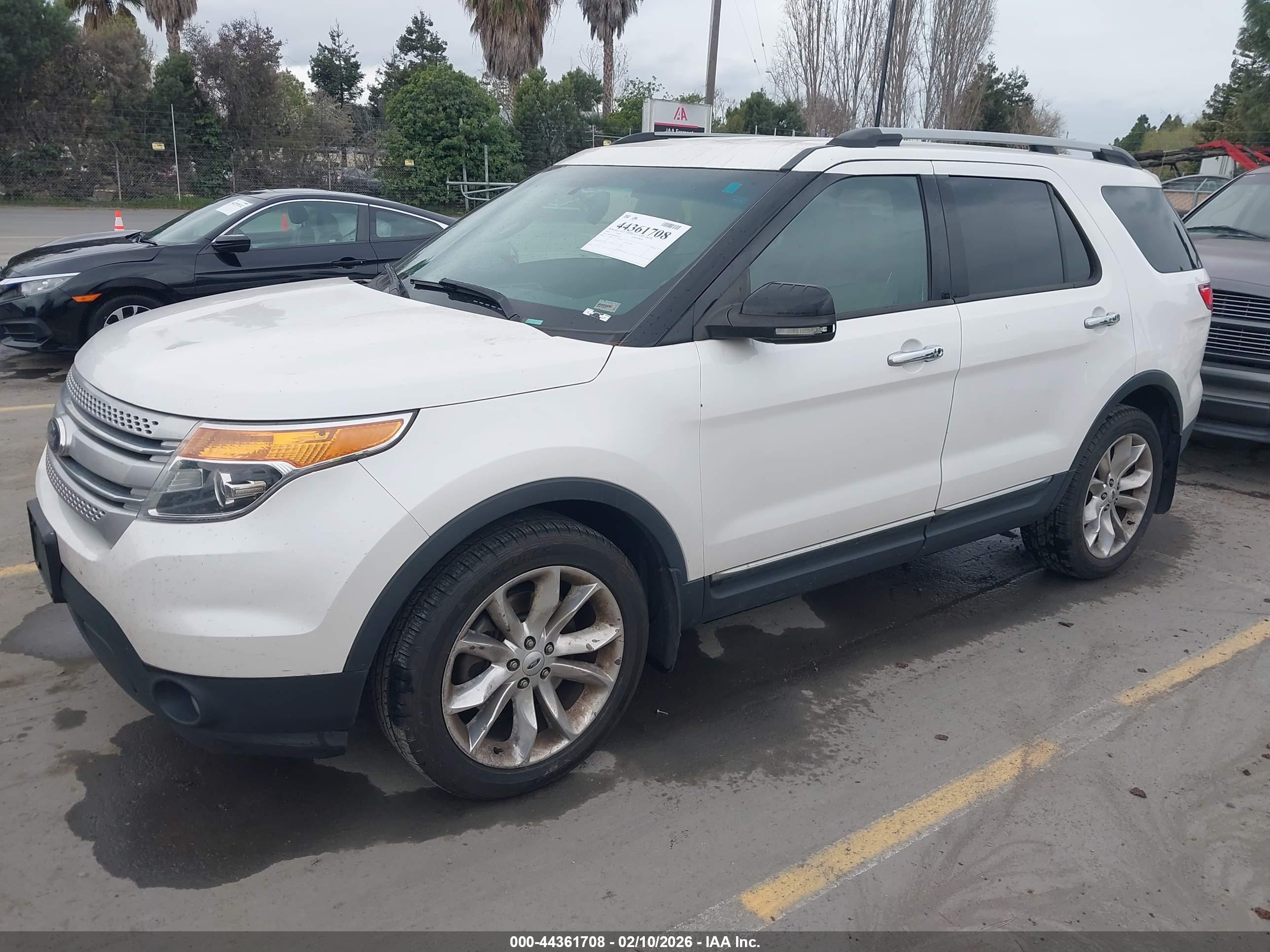 FORD EXPLORER image 2
