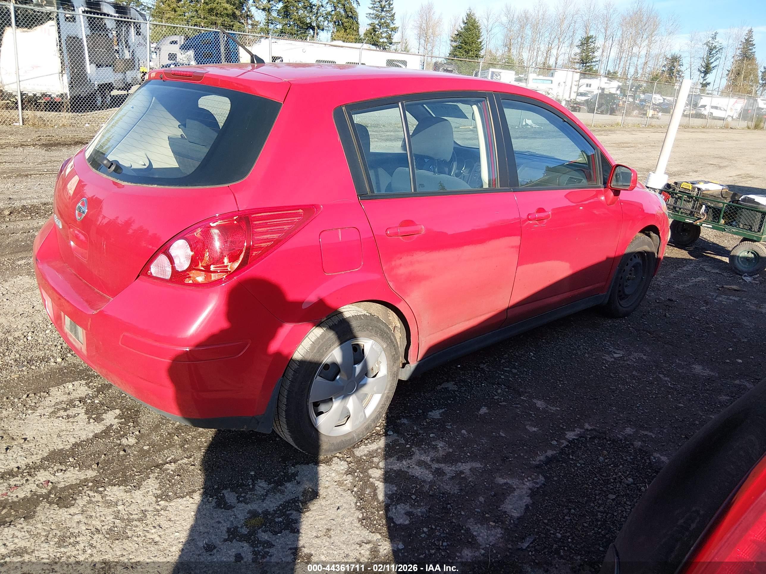 NISSAN VERSA image 4