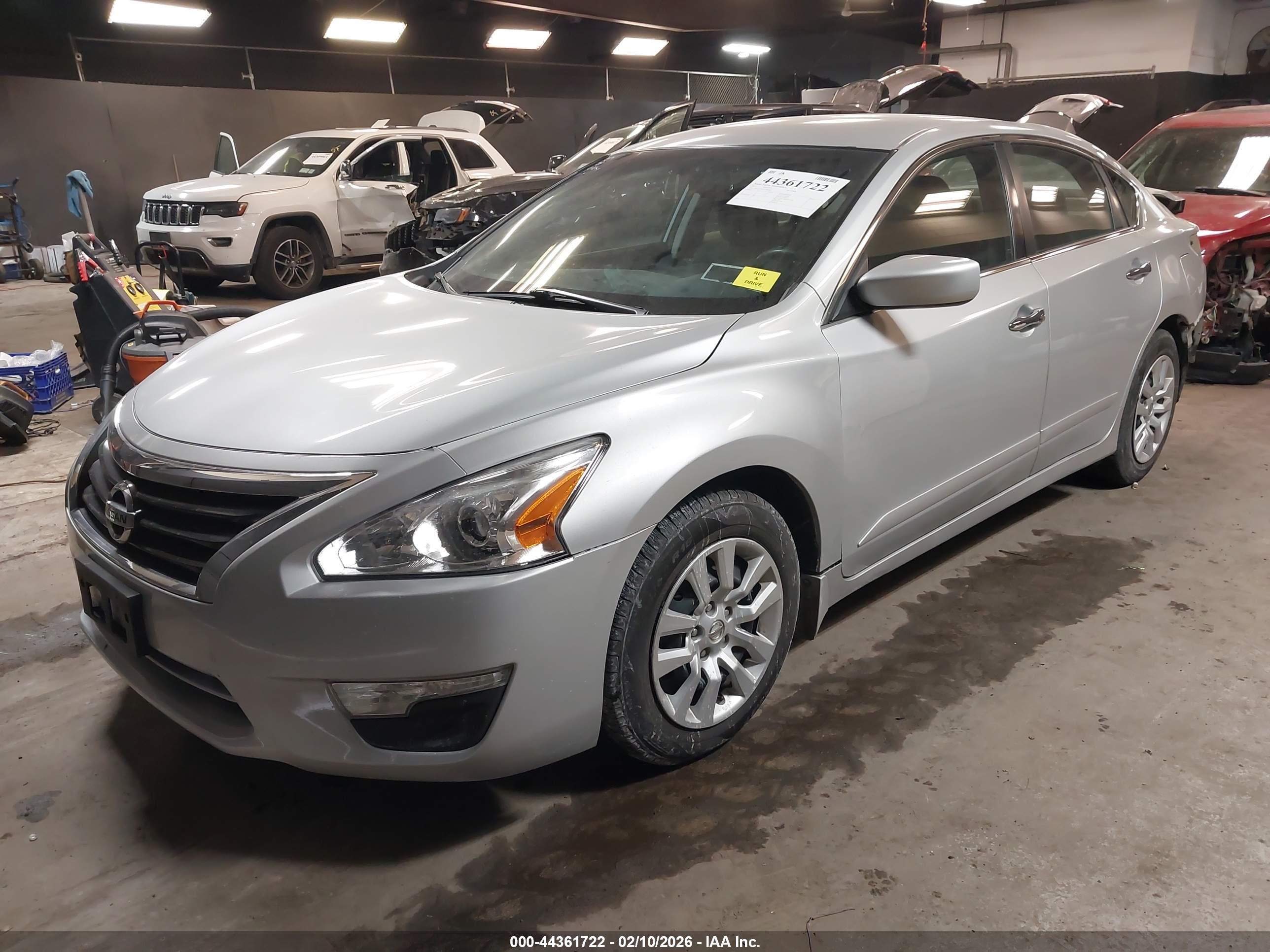 NISSAN ALTIMA image 2