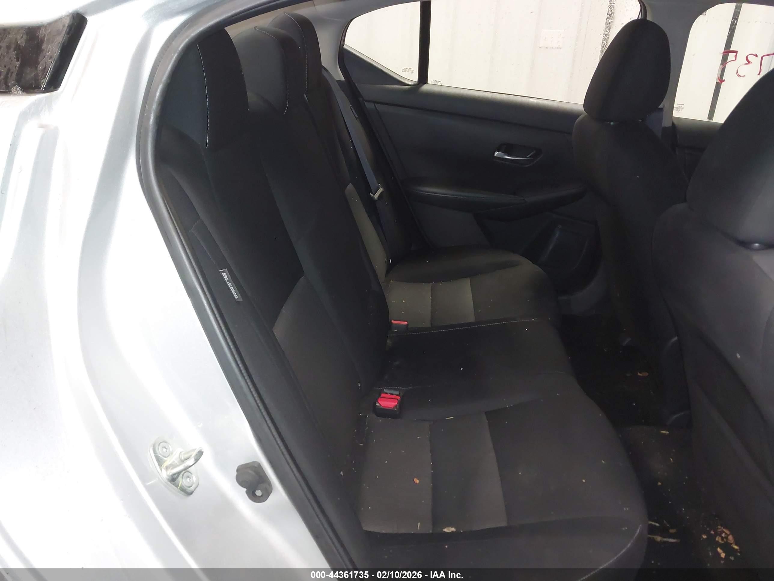 NISSAN SENTRA image 8