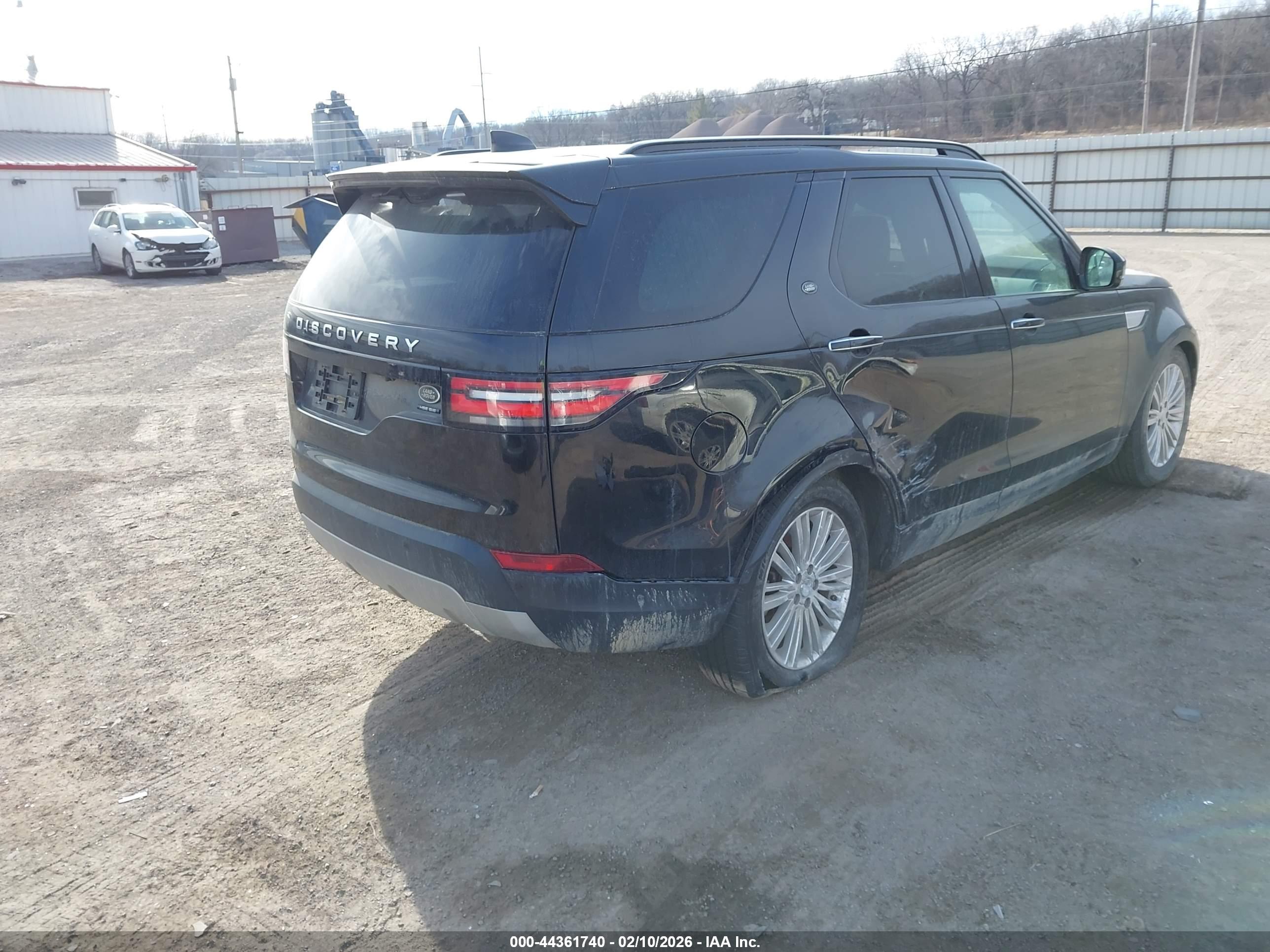 LAND ROVER image 4