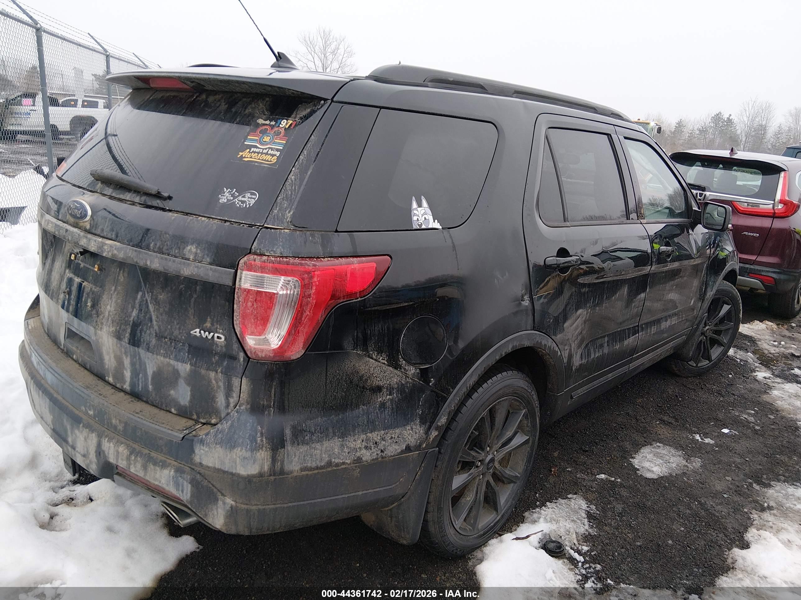 FORD EXPLORER image 4