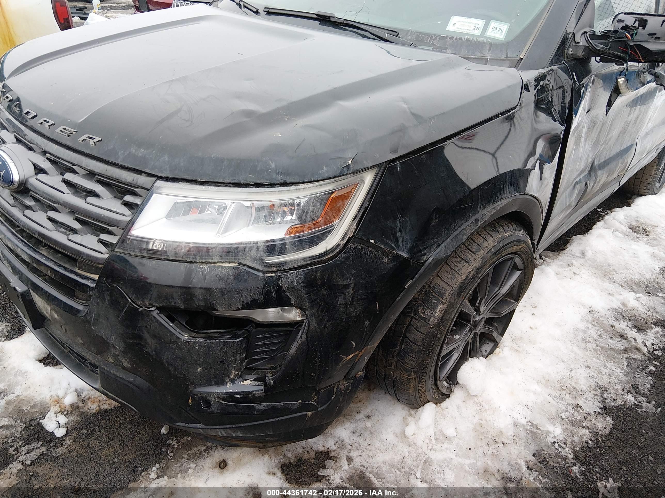 FORD EXPLORER image 6