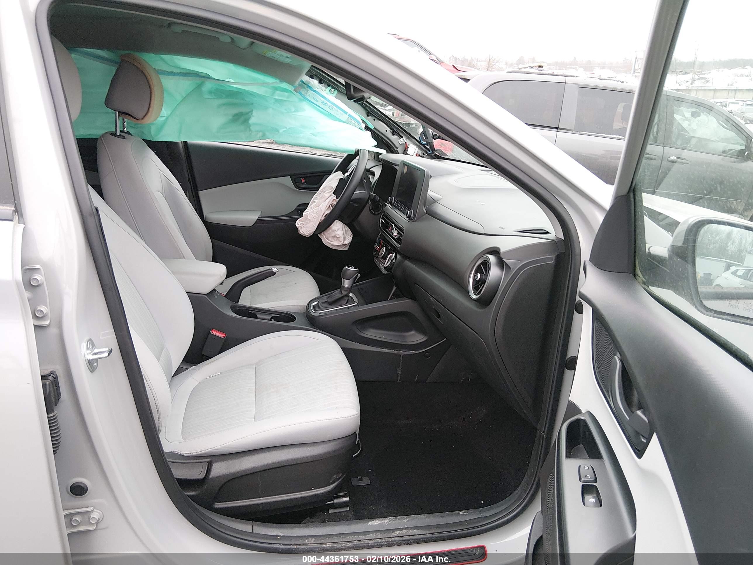 HYUNDAI KONA image 5