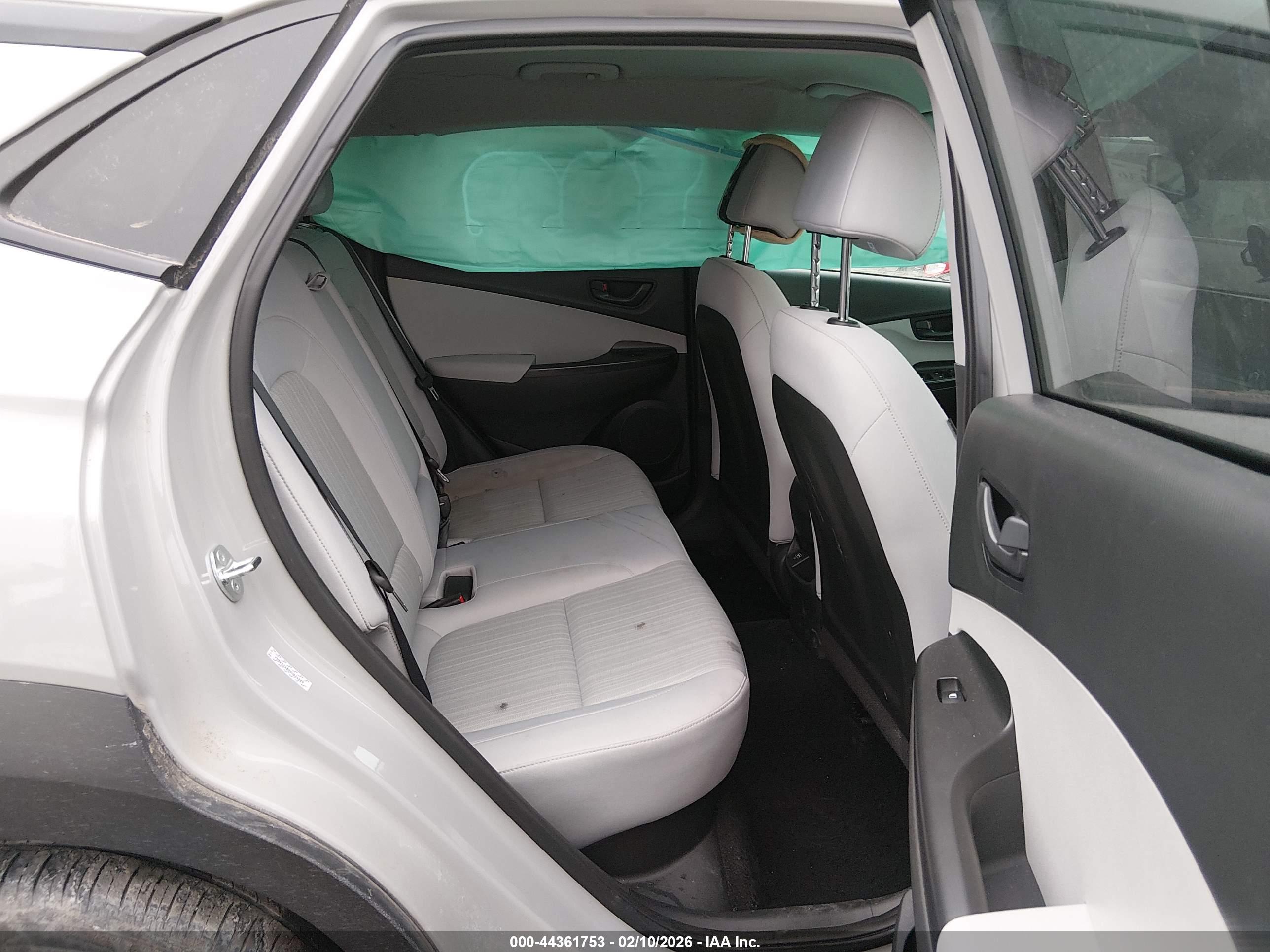 HYUNDAI KONA image 8