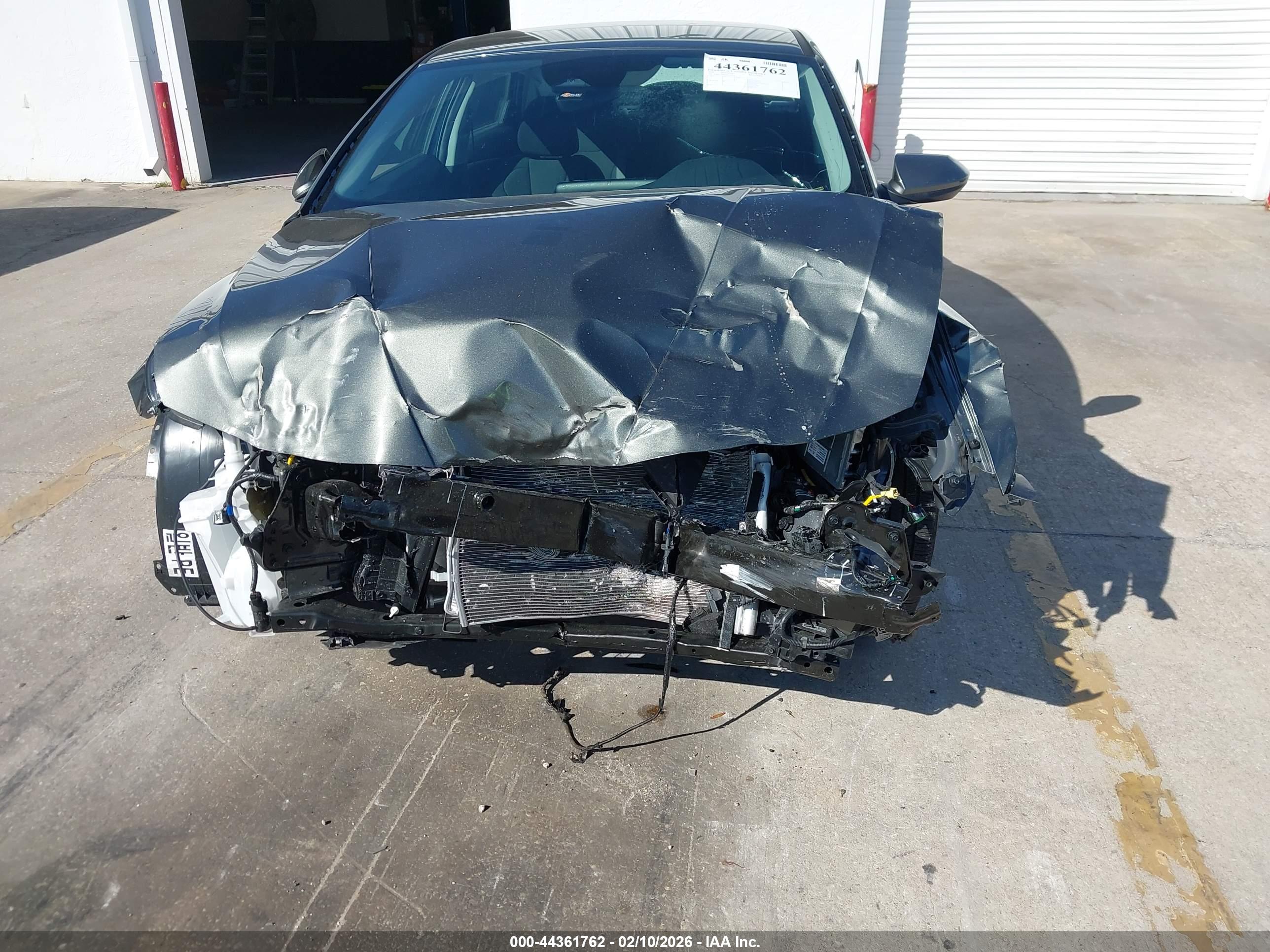 HYUNDAI ELANTRA image 6