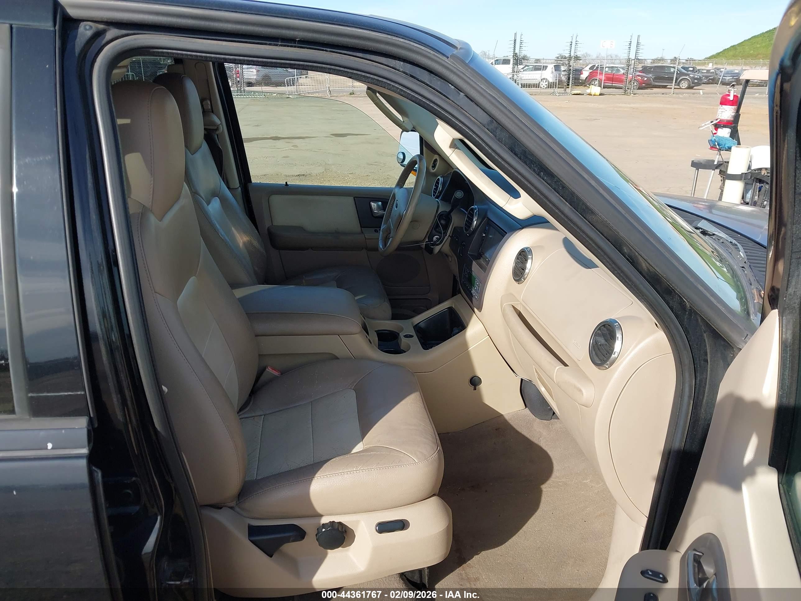 FORD EXPEDITION image 5