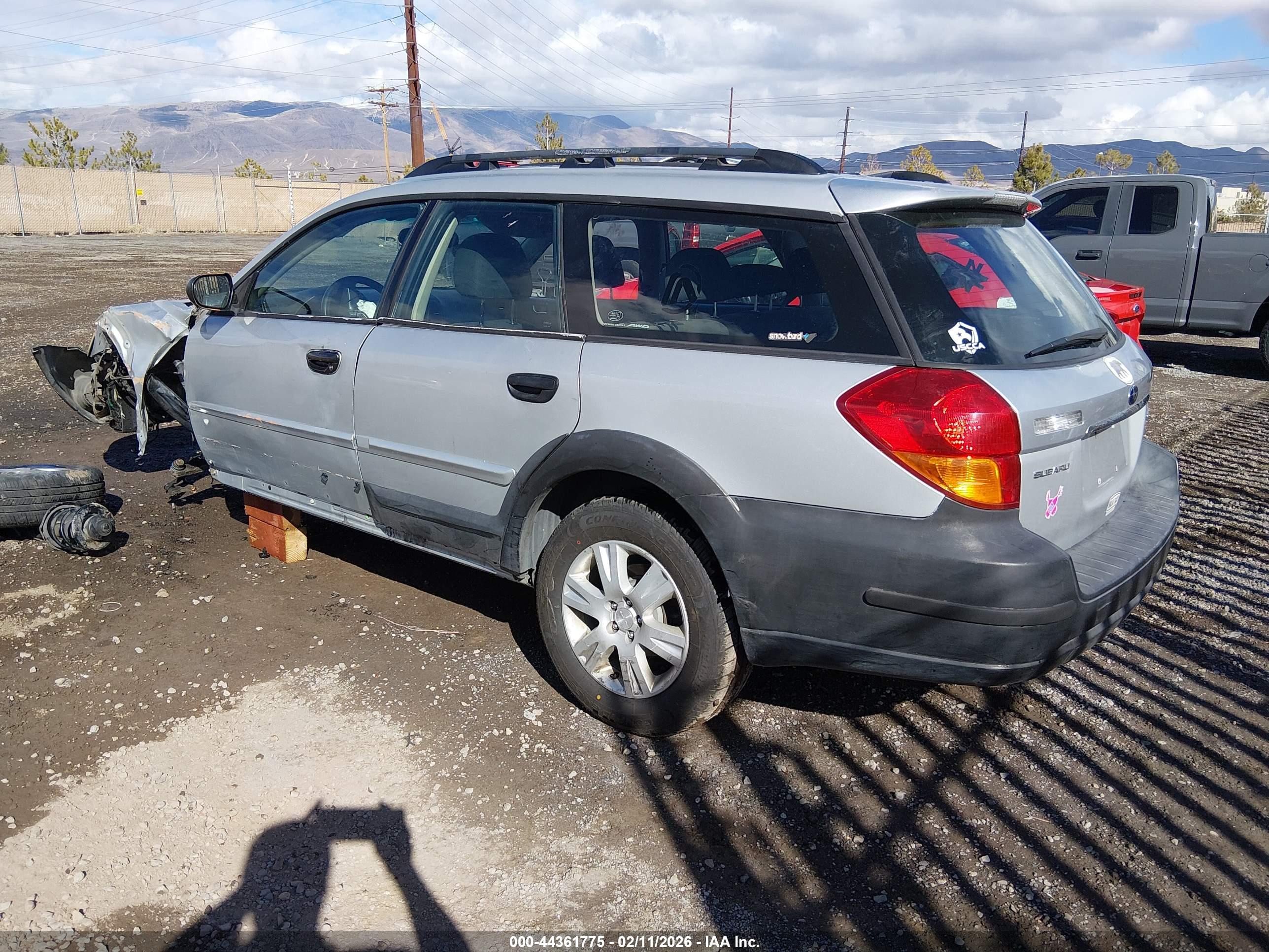 SUBARU OUTBACK image 3