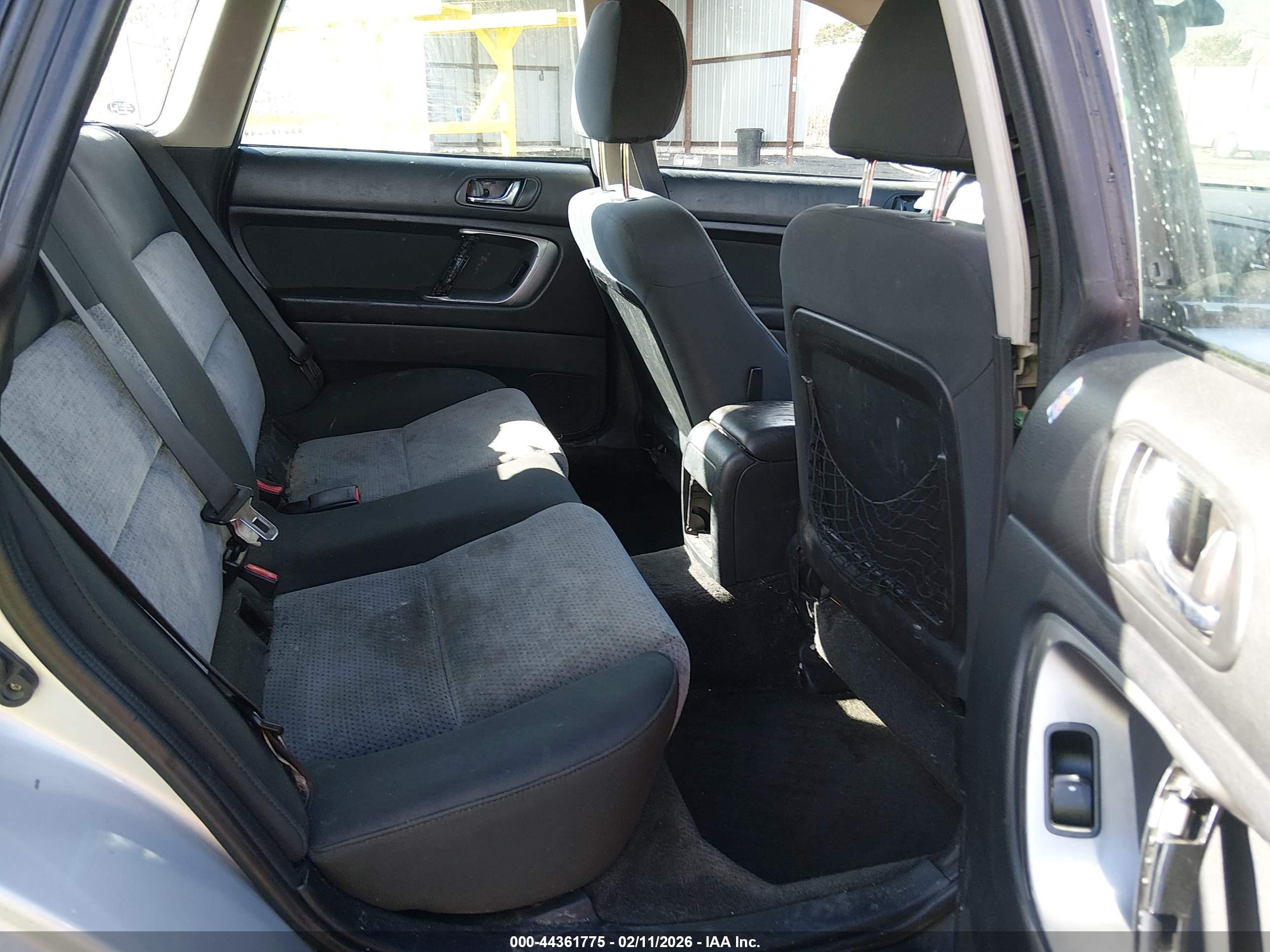 SUBARU OUTBACK image 8