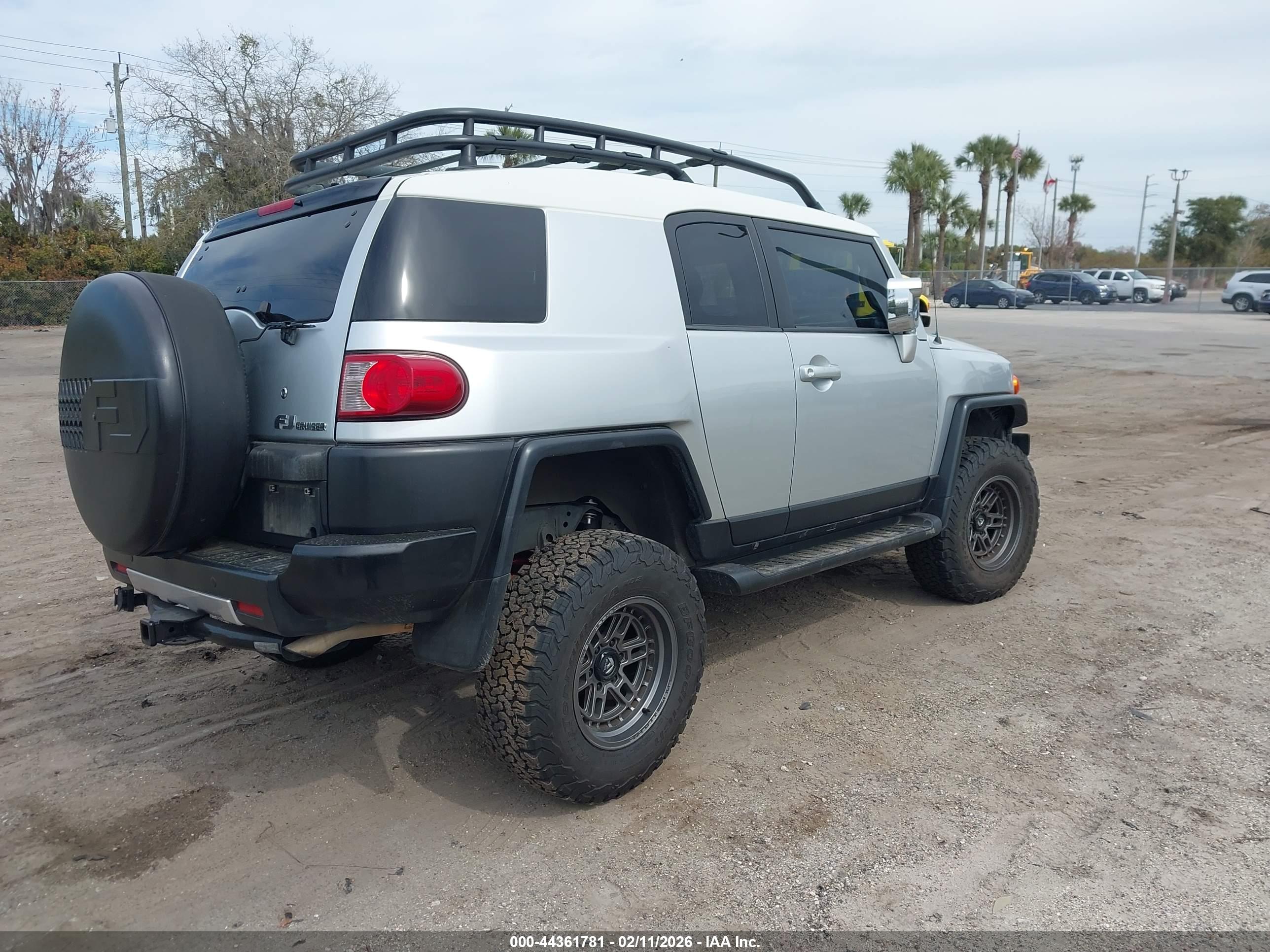 TOYOTA FJ image 4