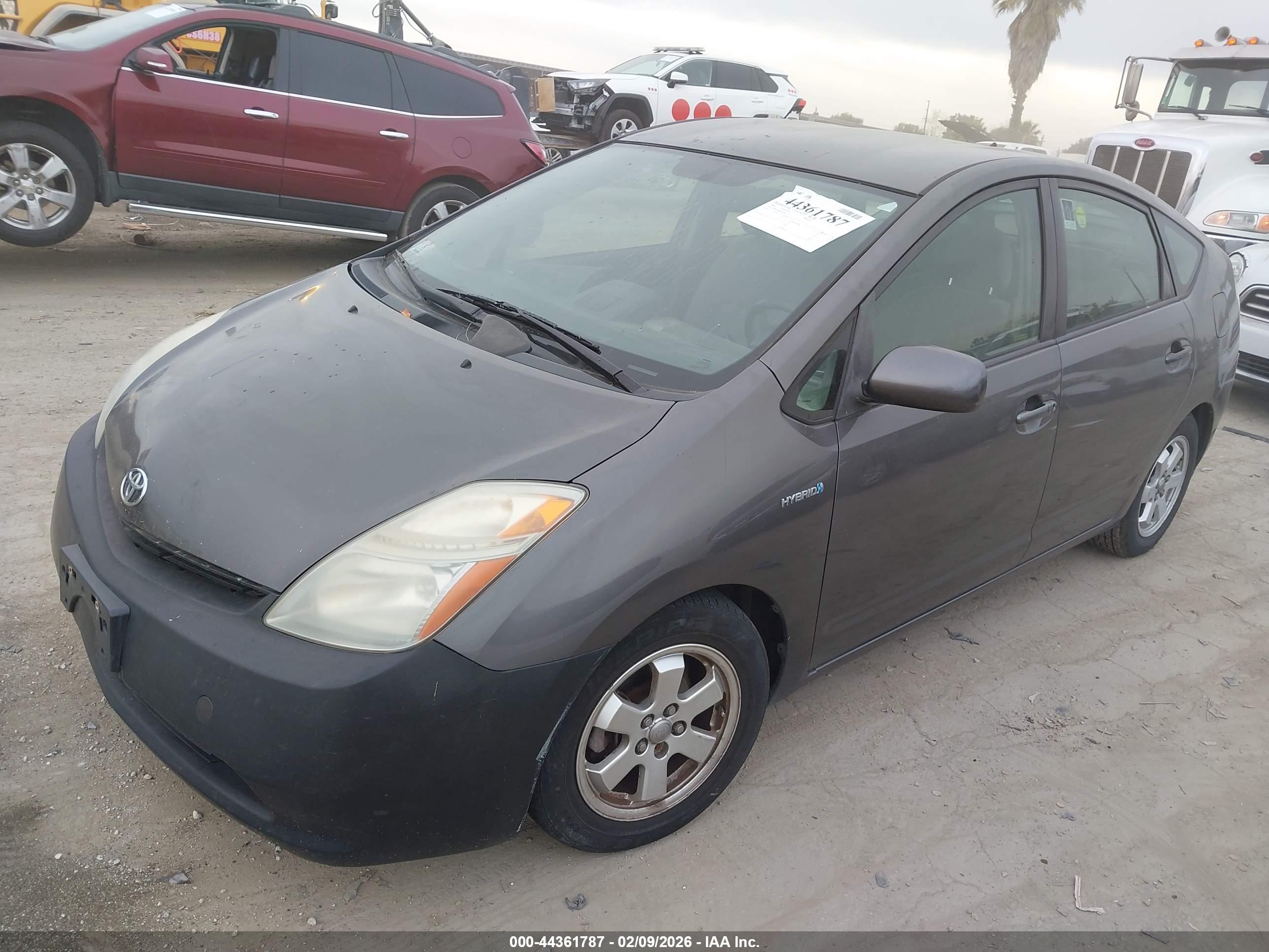 TOYOTA PRIUS image 2