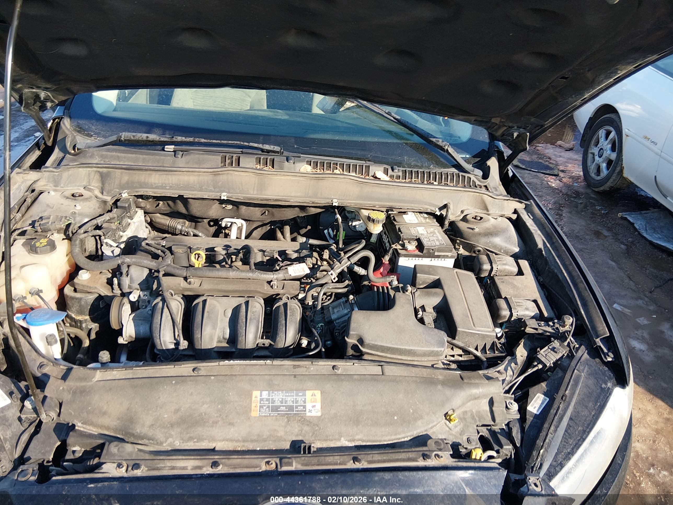 FORD FUSION image 10