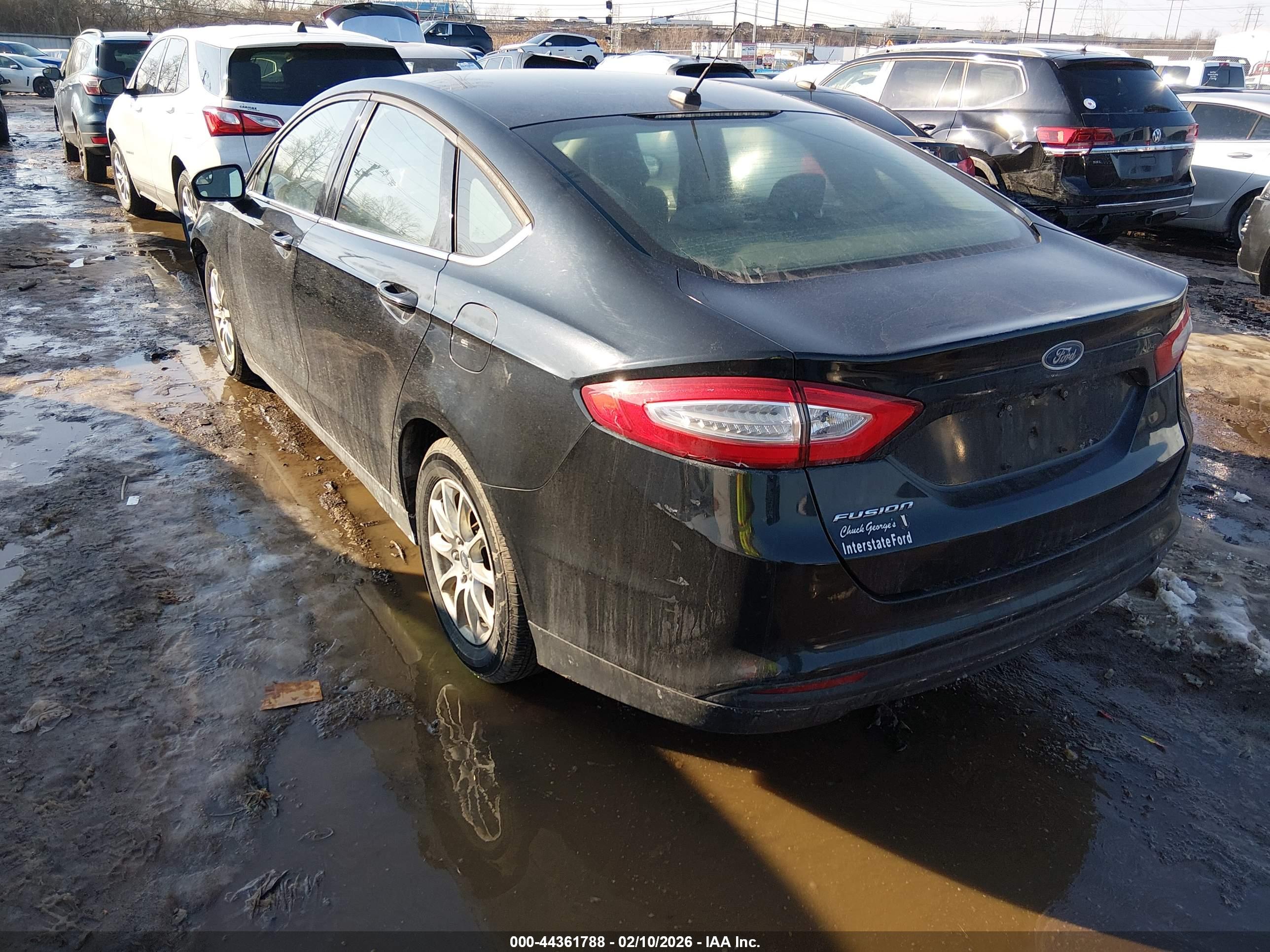 FORD FUSION image 3