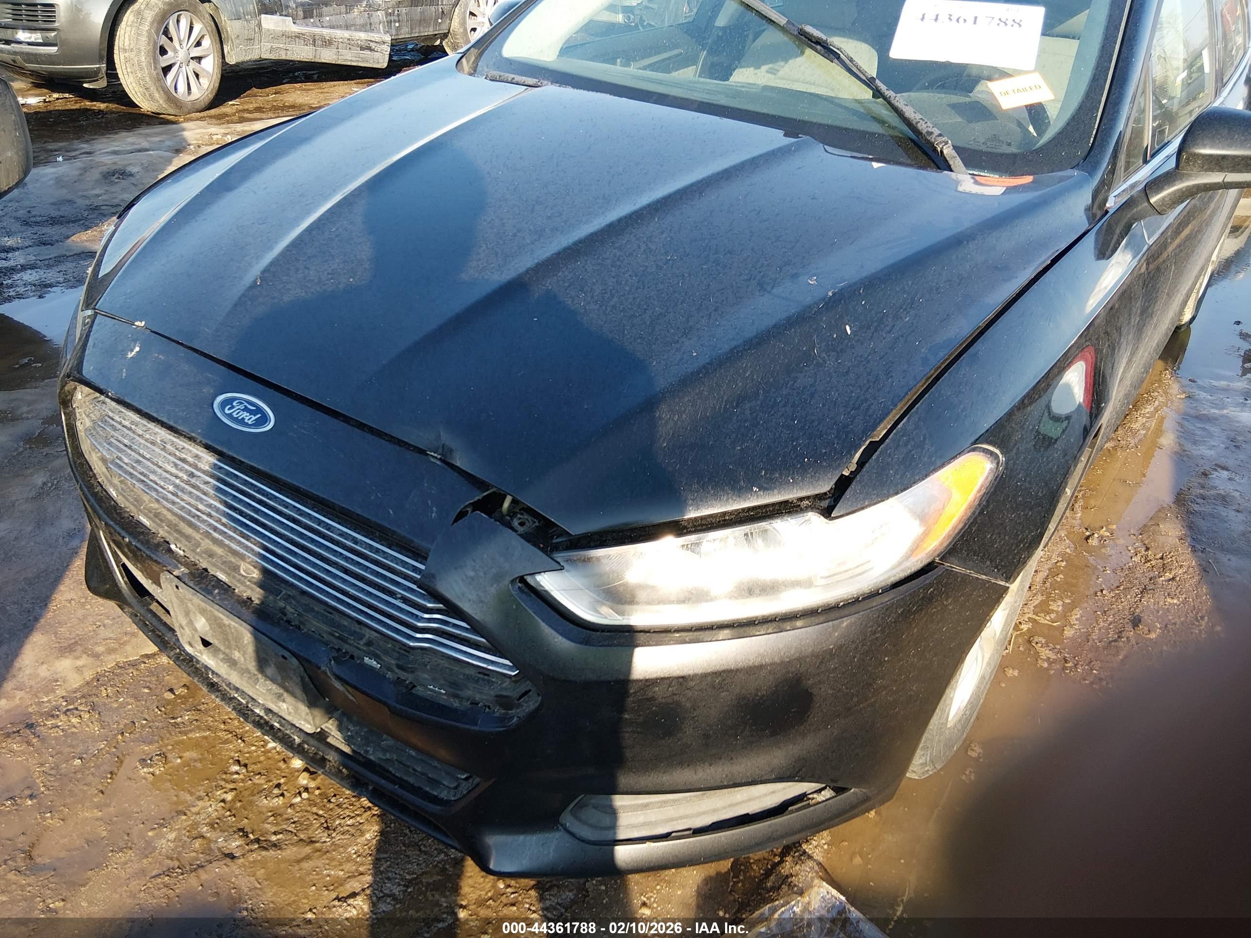 FORD FUSION image 6