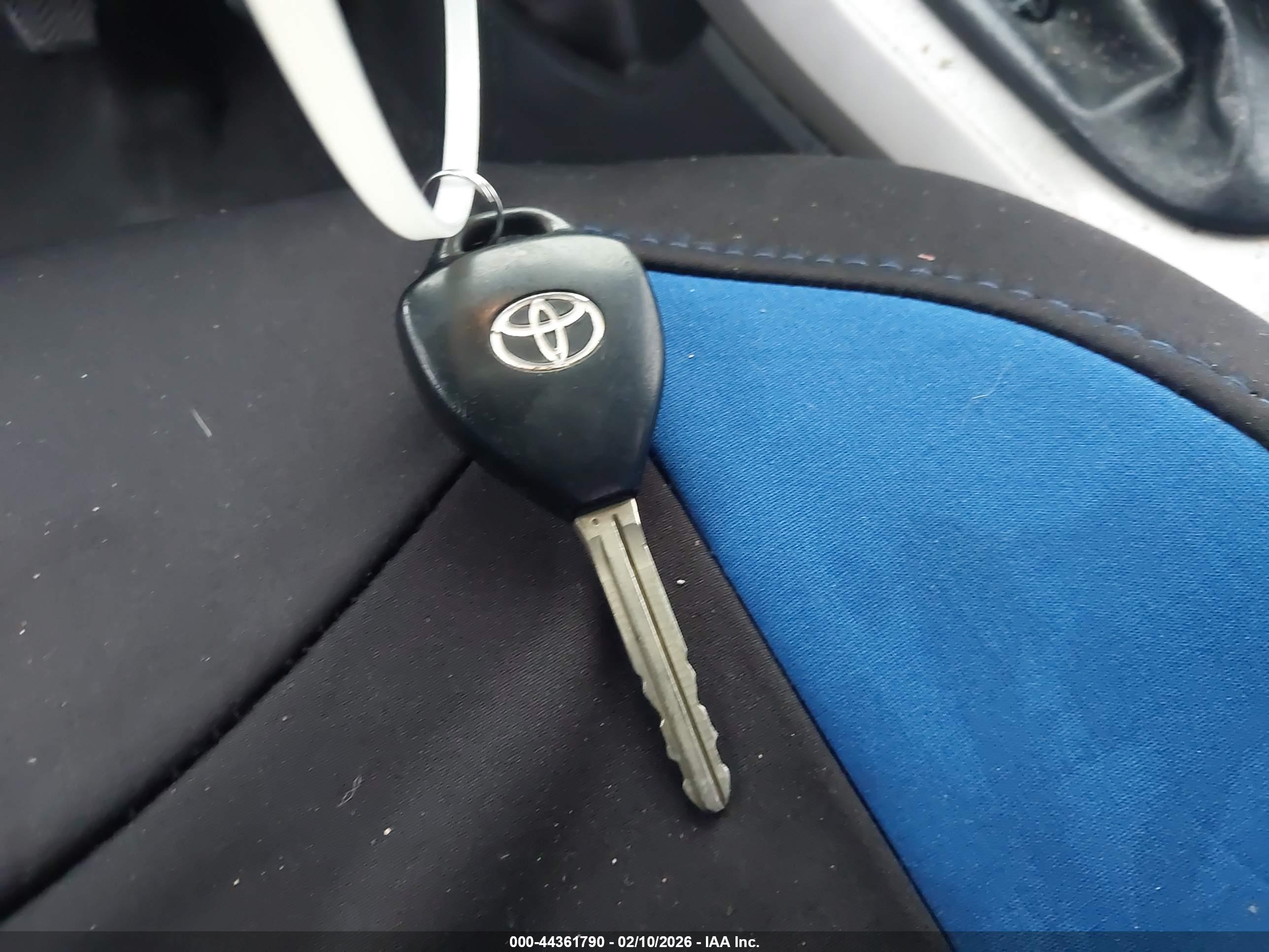 TOYOTA COROLLA image 11