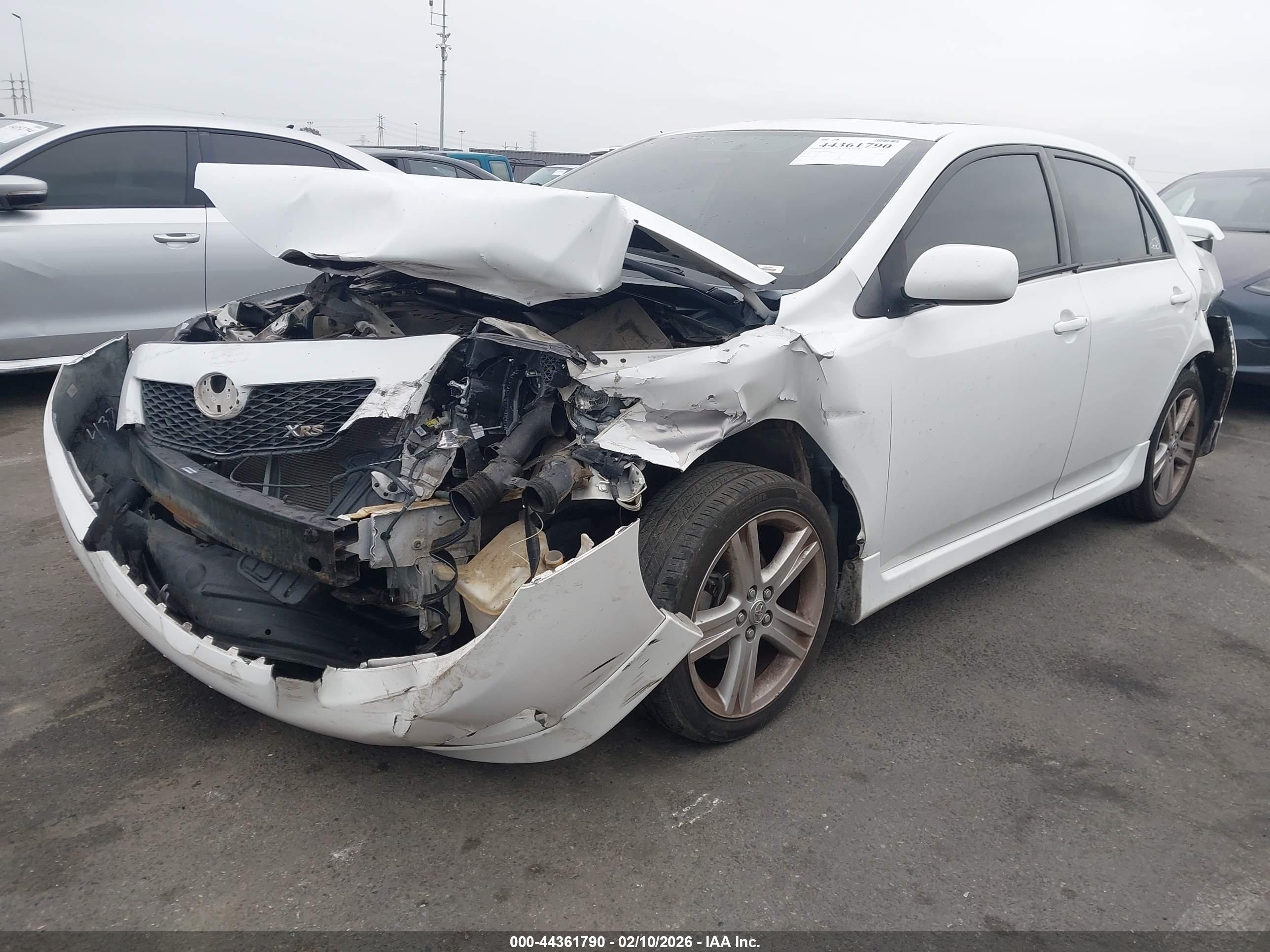 TOYOTA COROLLA image 2