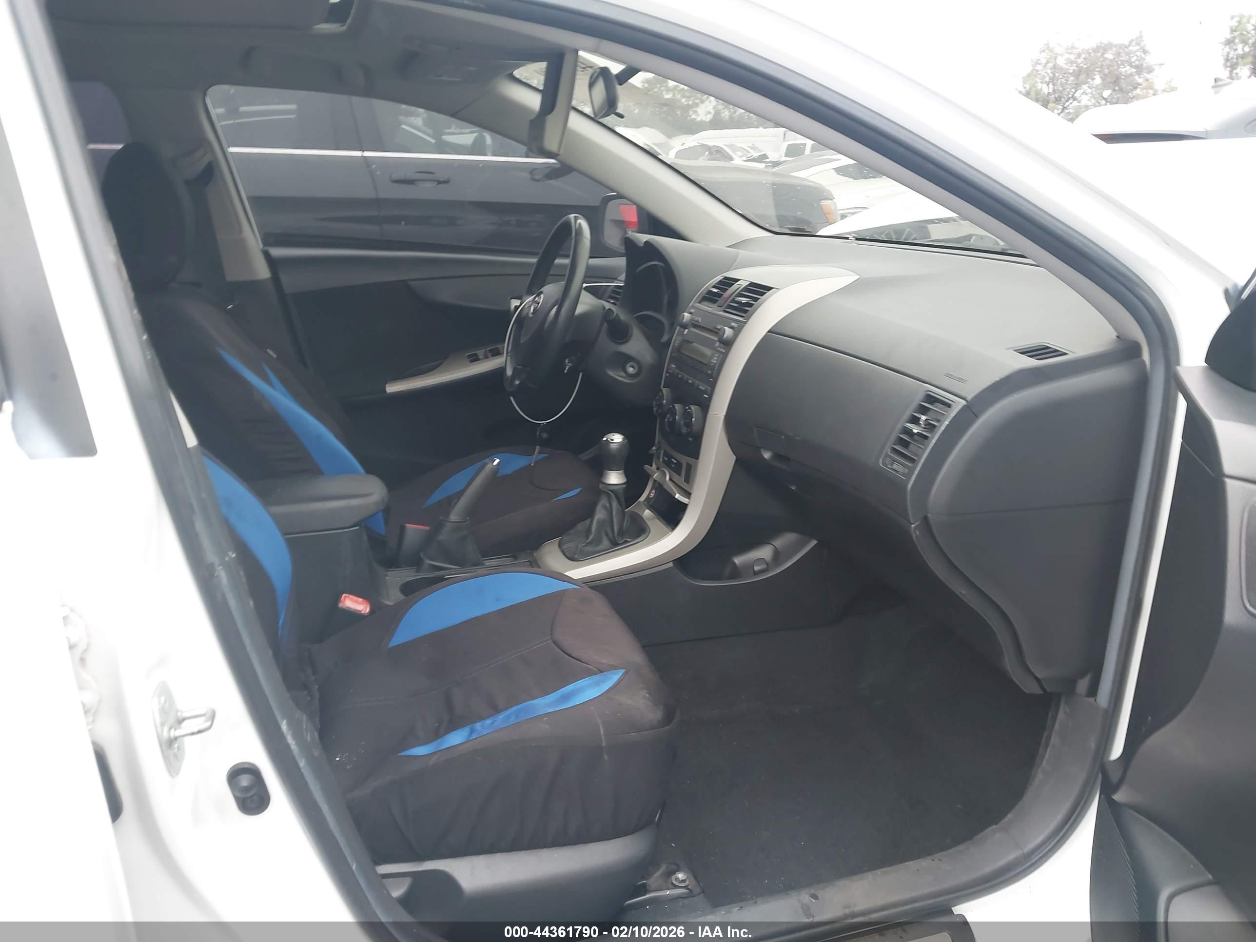 TOYOTA COROLLA image 5