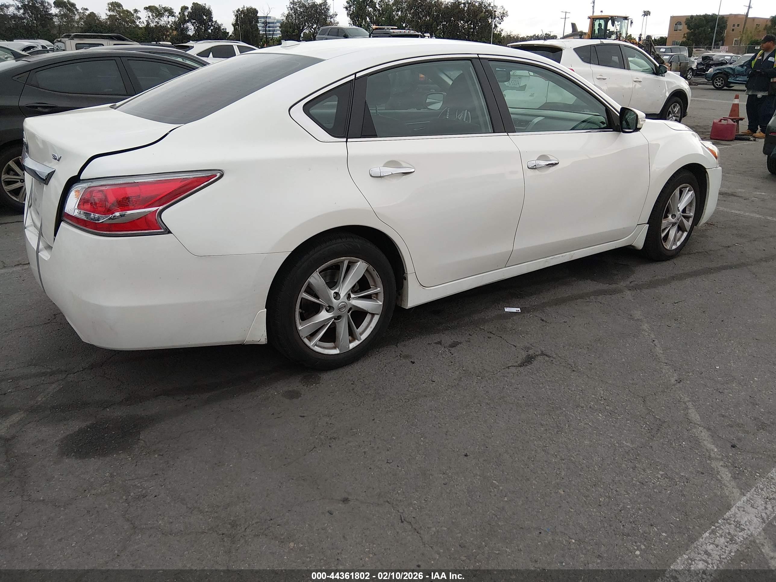 NISSAN ALTIMA image 4
