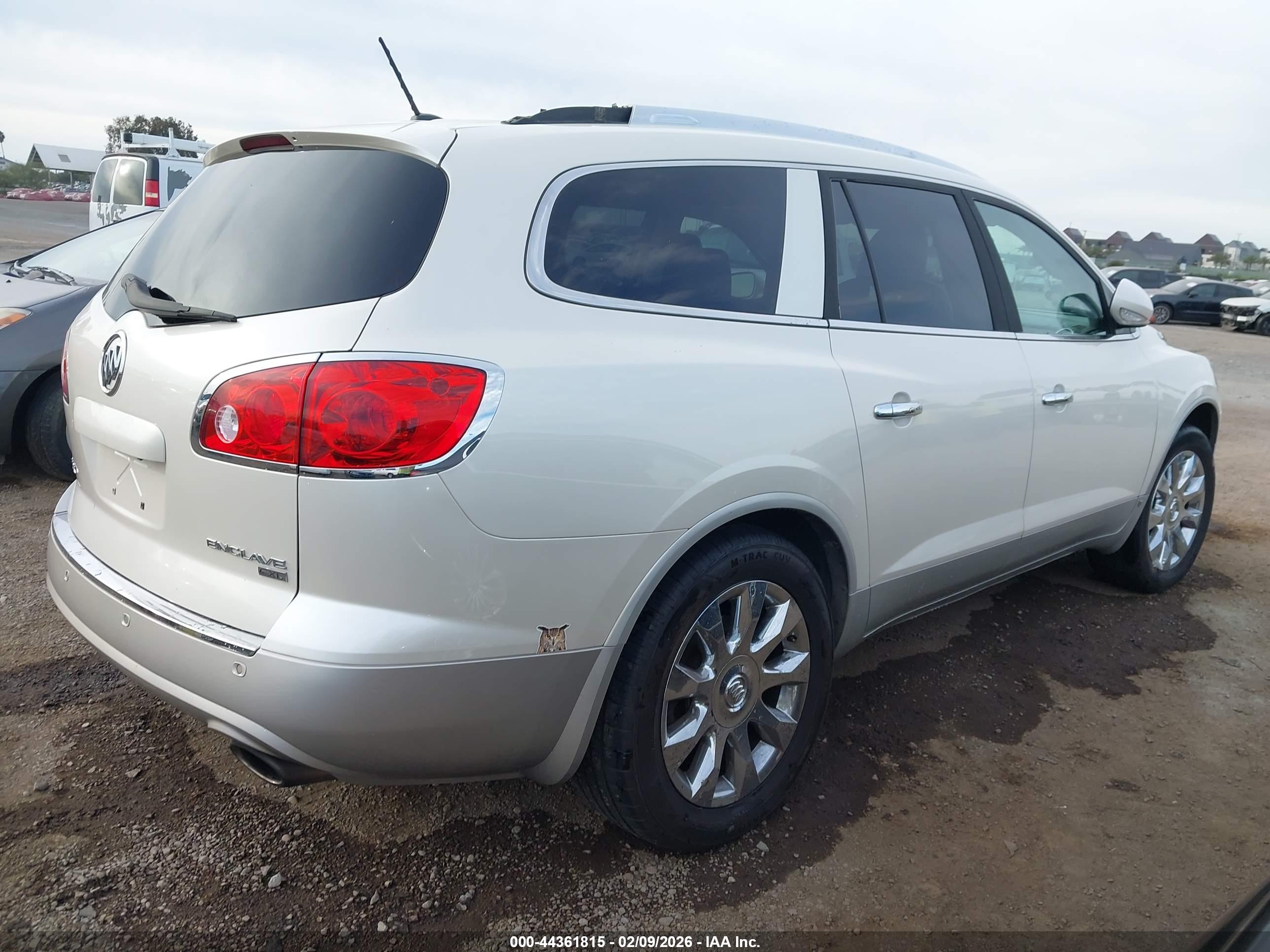 BUICK ENCLAVE image 4