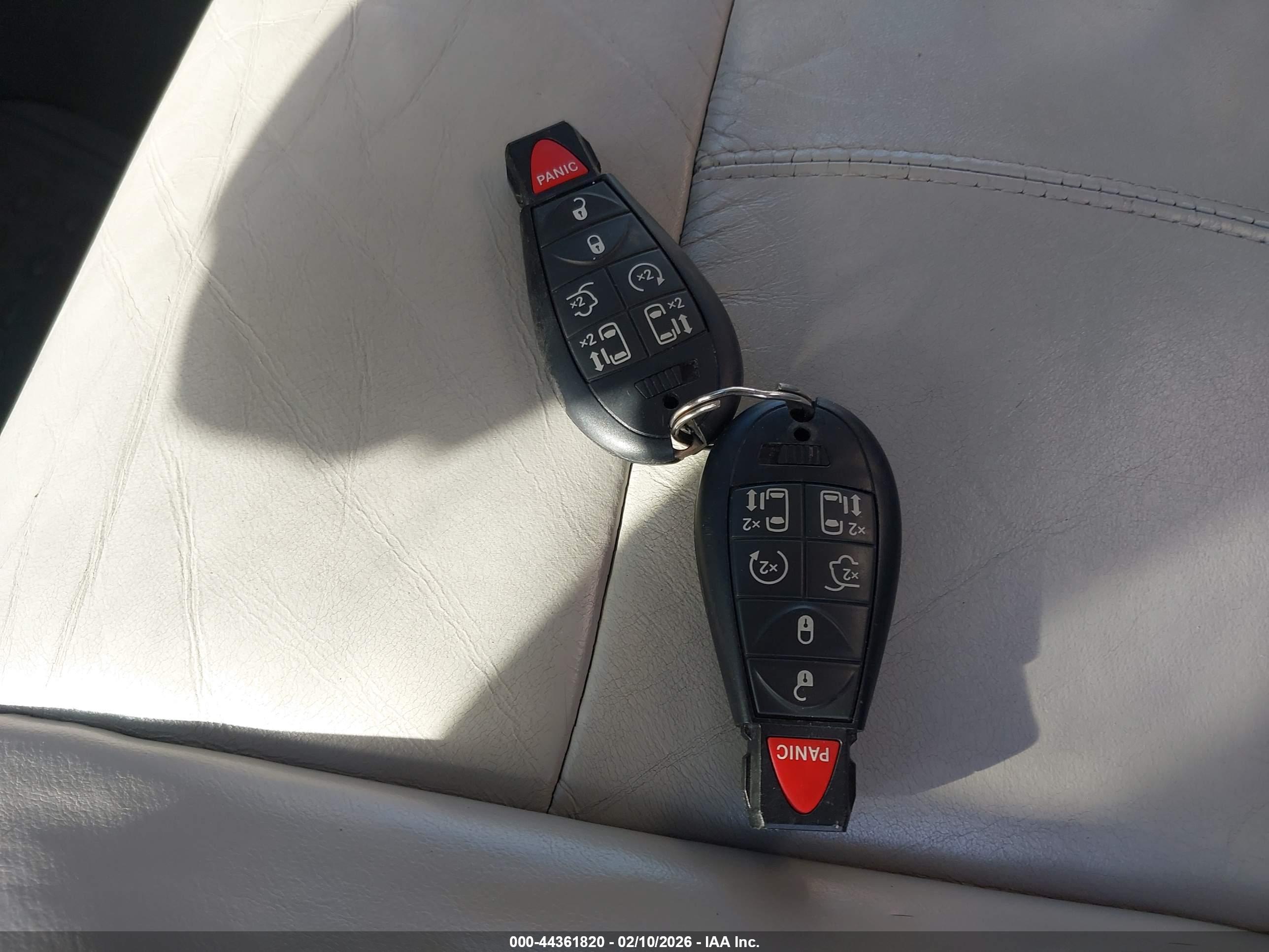CHRYSLER TOWN image 11
