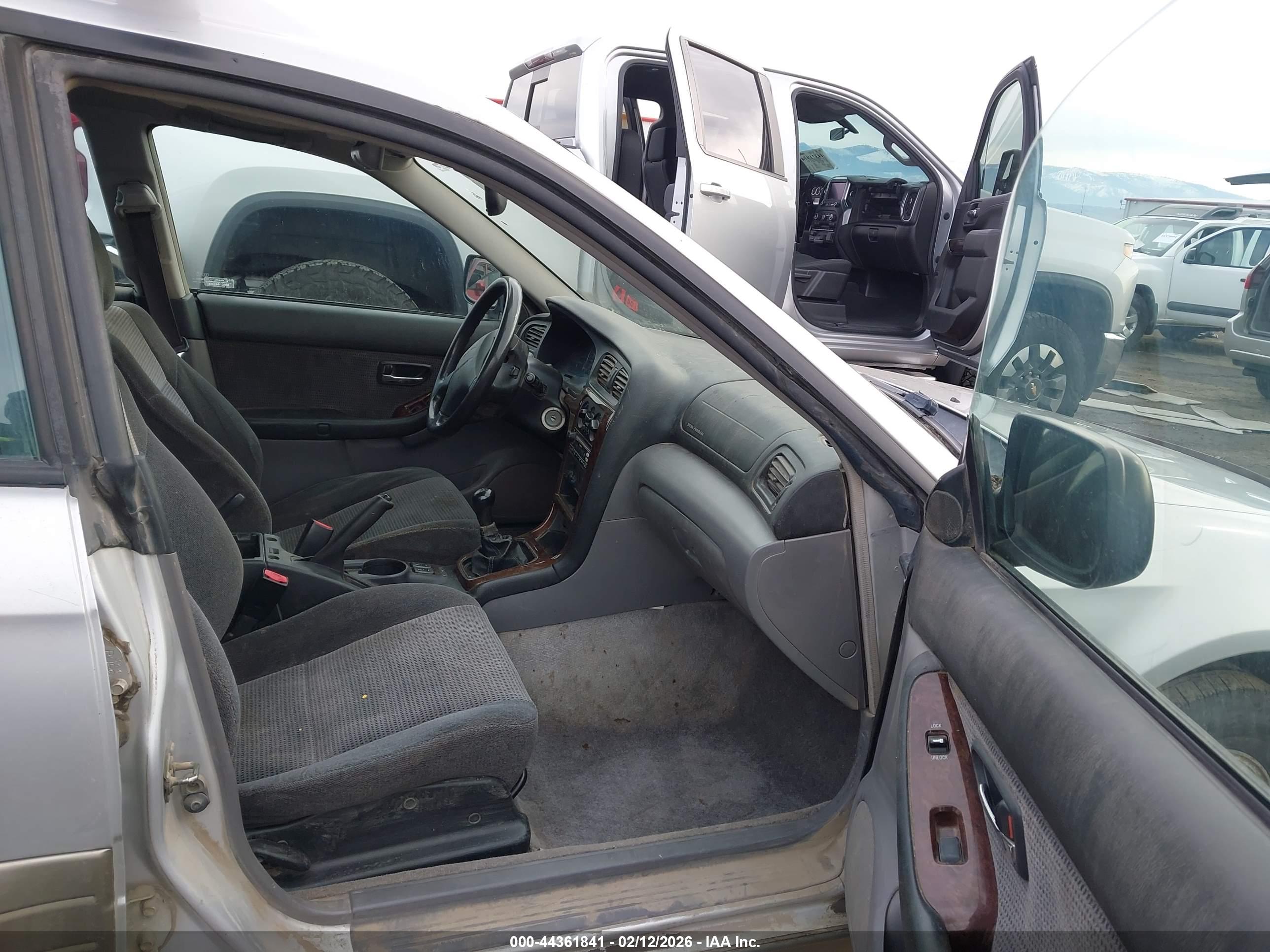 SUBARU OUTBACK image 5