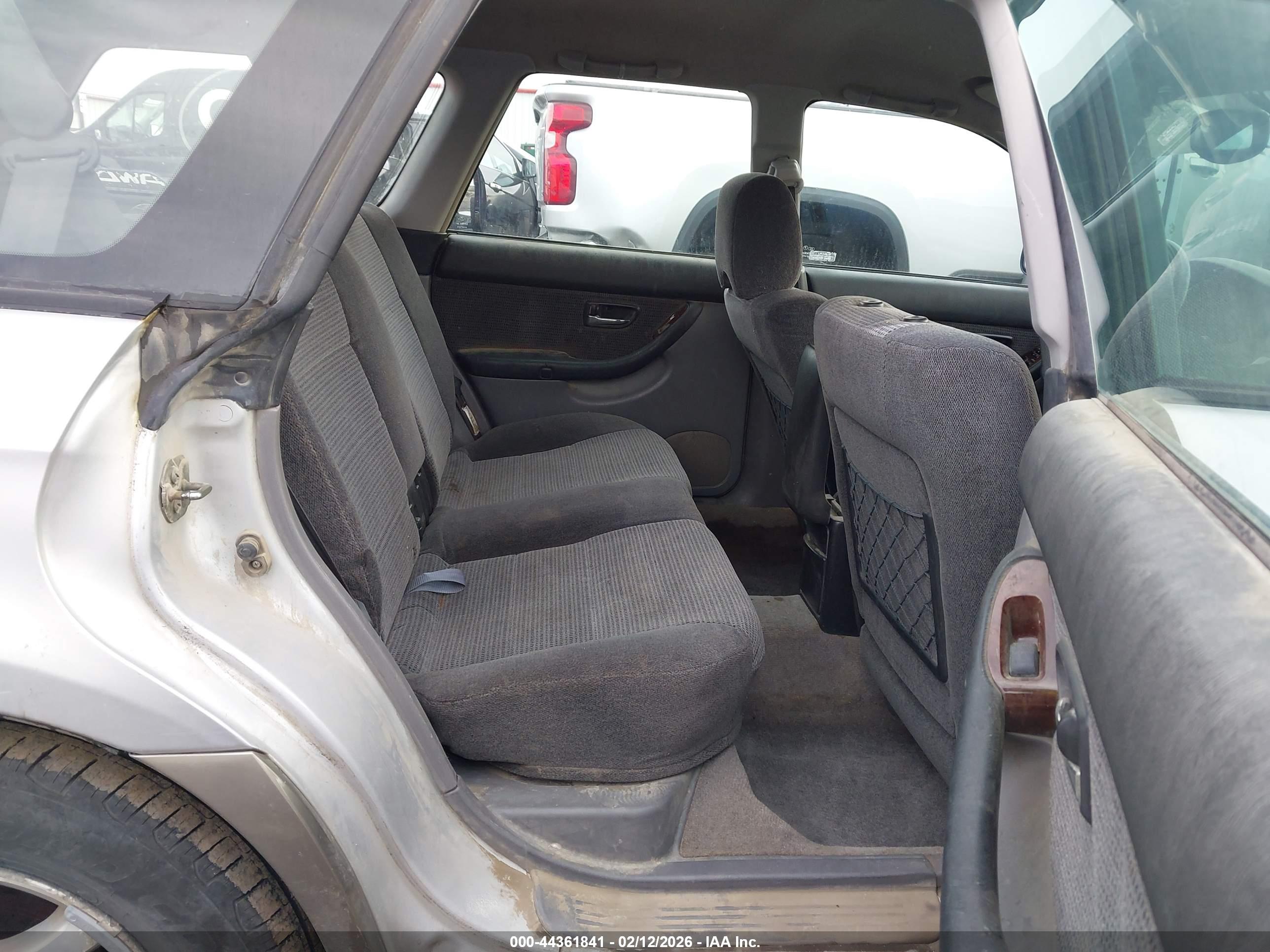 SUBARU OUTBACK image 8