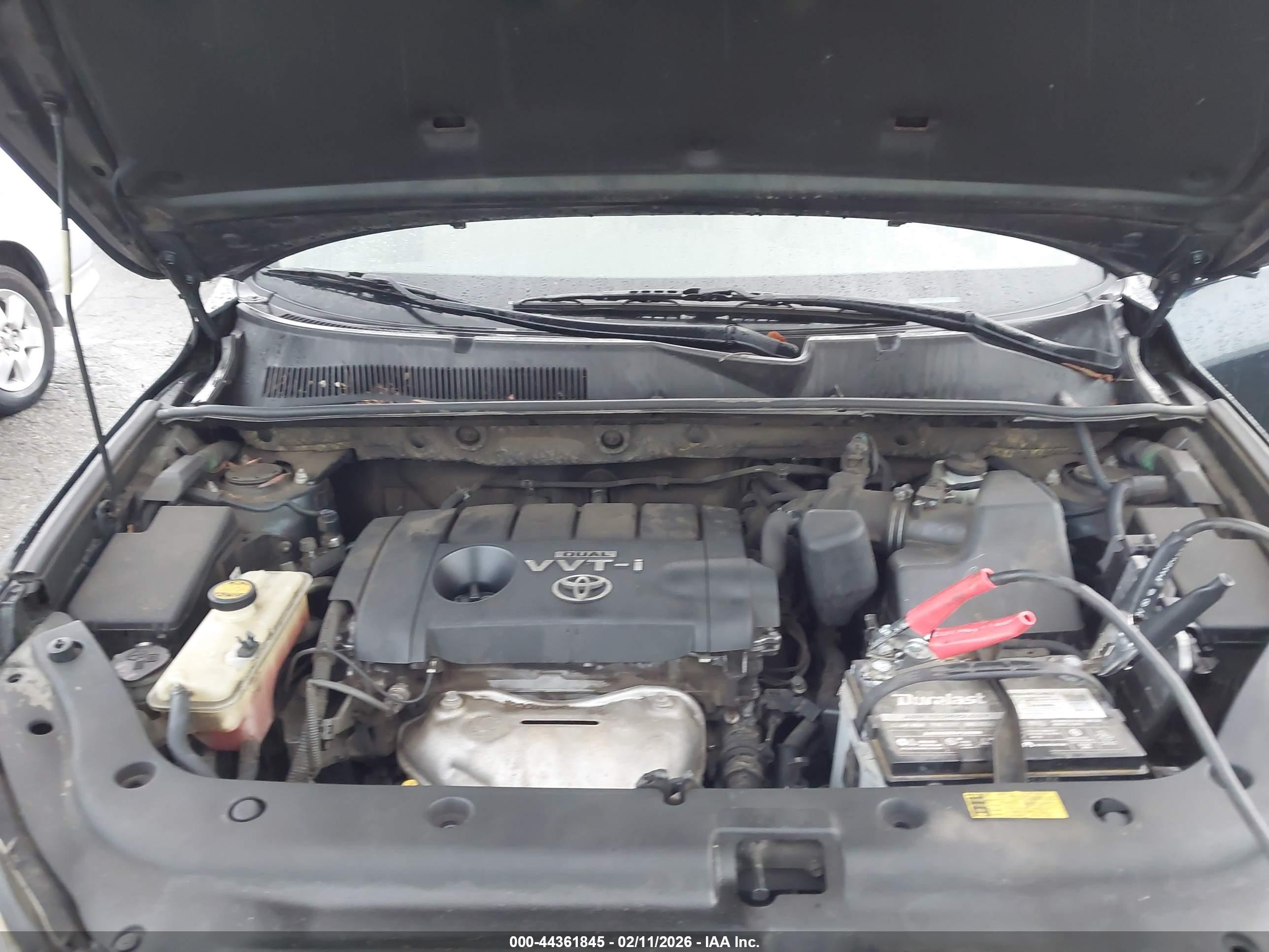 TOYOTA RAV4 image 10