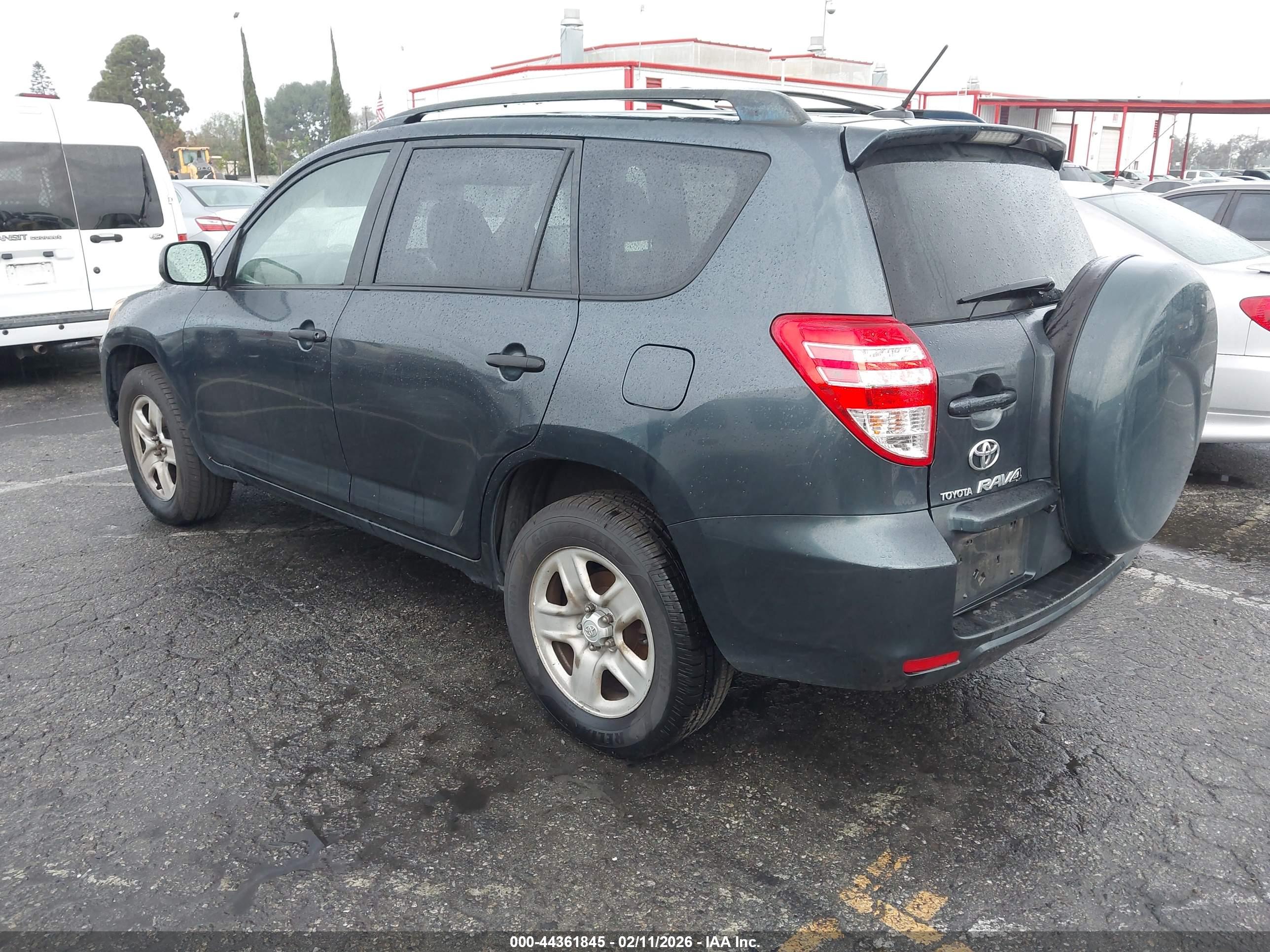 TOYOTA RAV4 image 3