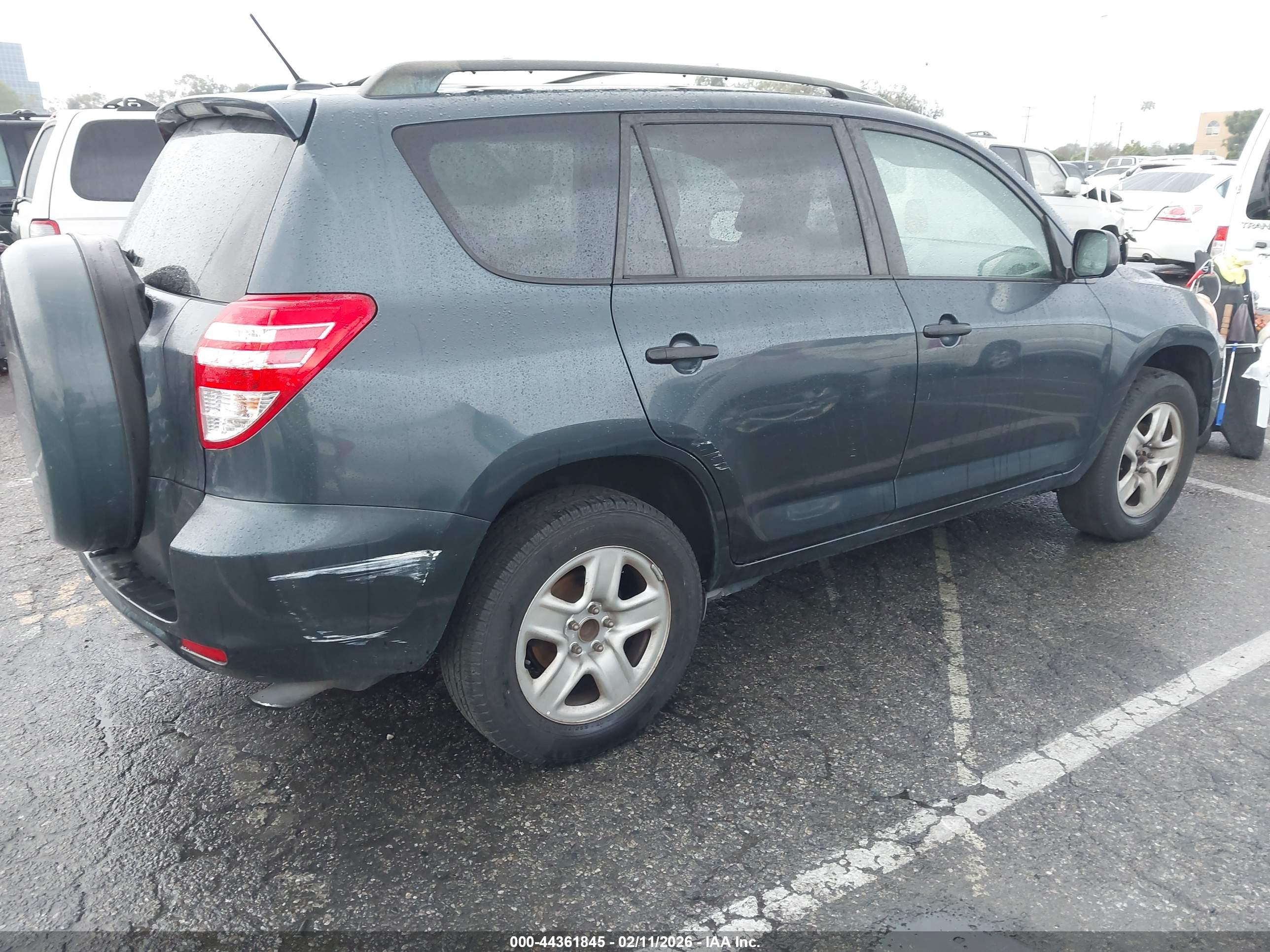 TOYOTA RAV4 image 4